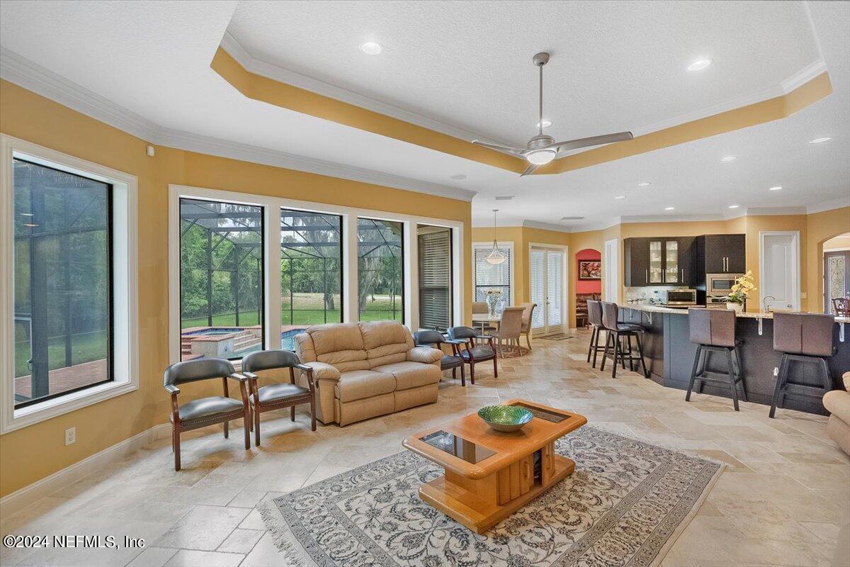 1424 N LOOP Parkway