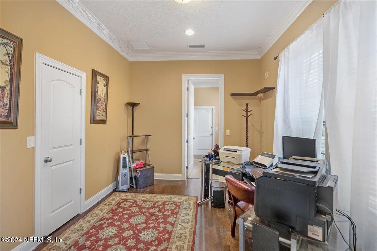 1424 N LOOP Parkway