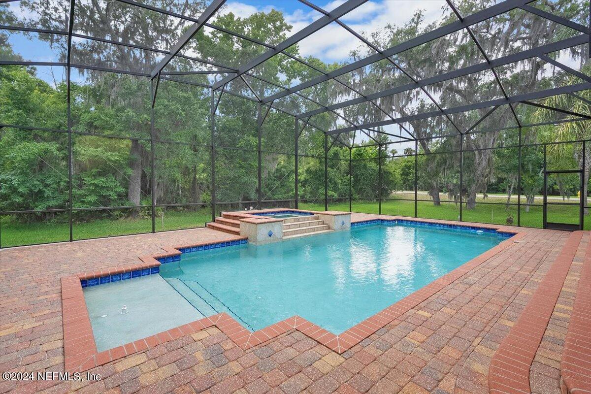 1424 N LOOP Parkway