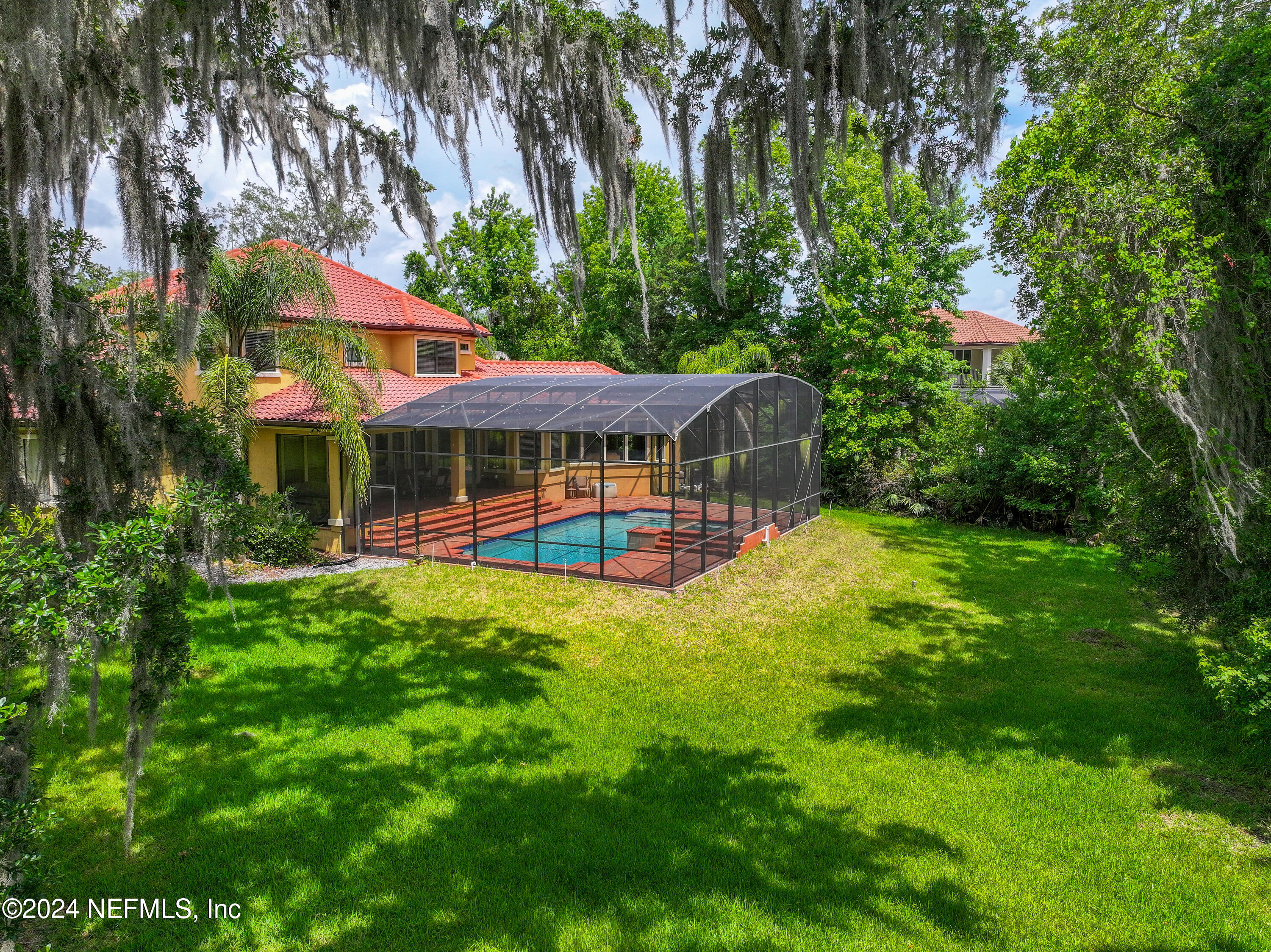 1424 N LOOP Parkway