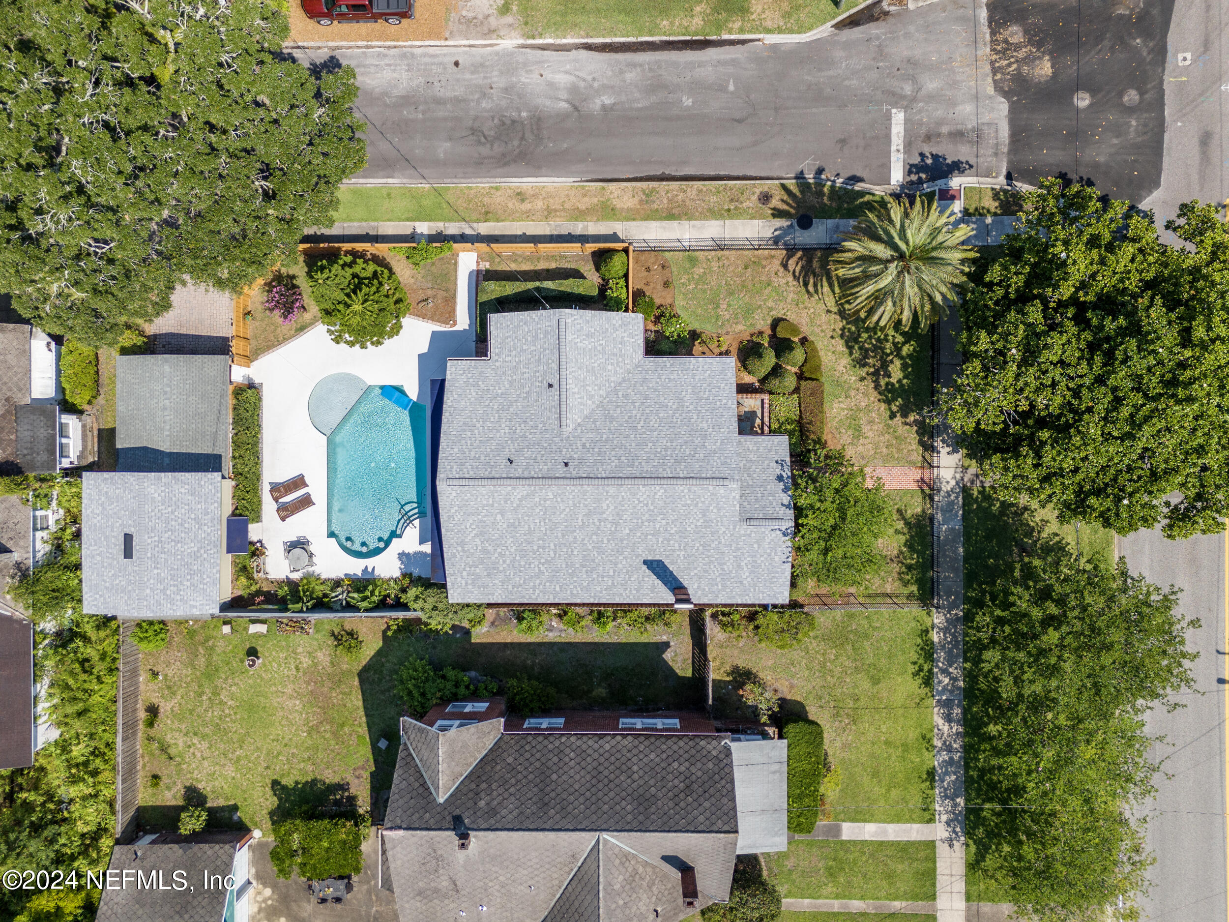 1600 EDGEWOOD Avenue S