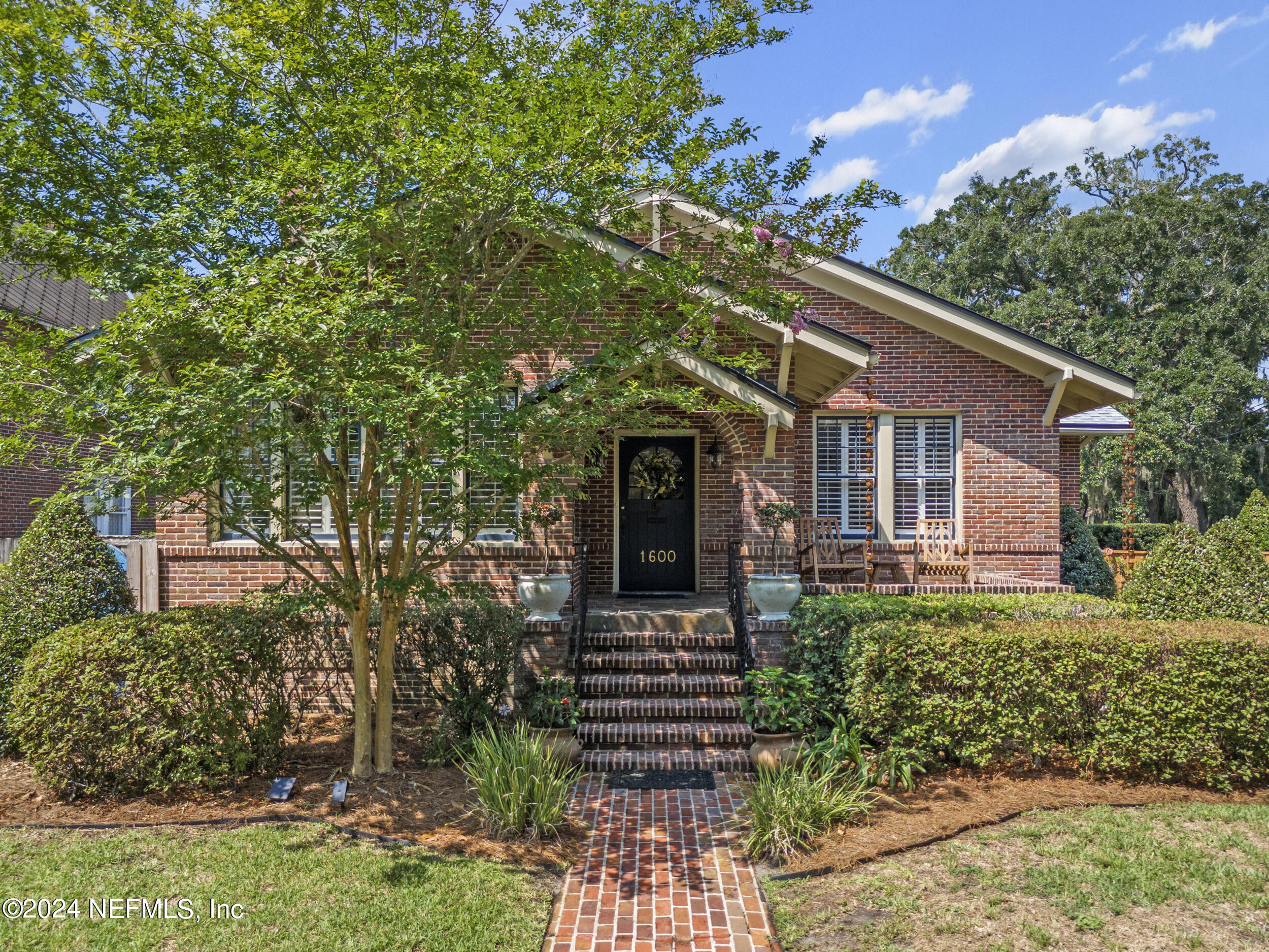 1600 EDGEWOOD Avenue S