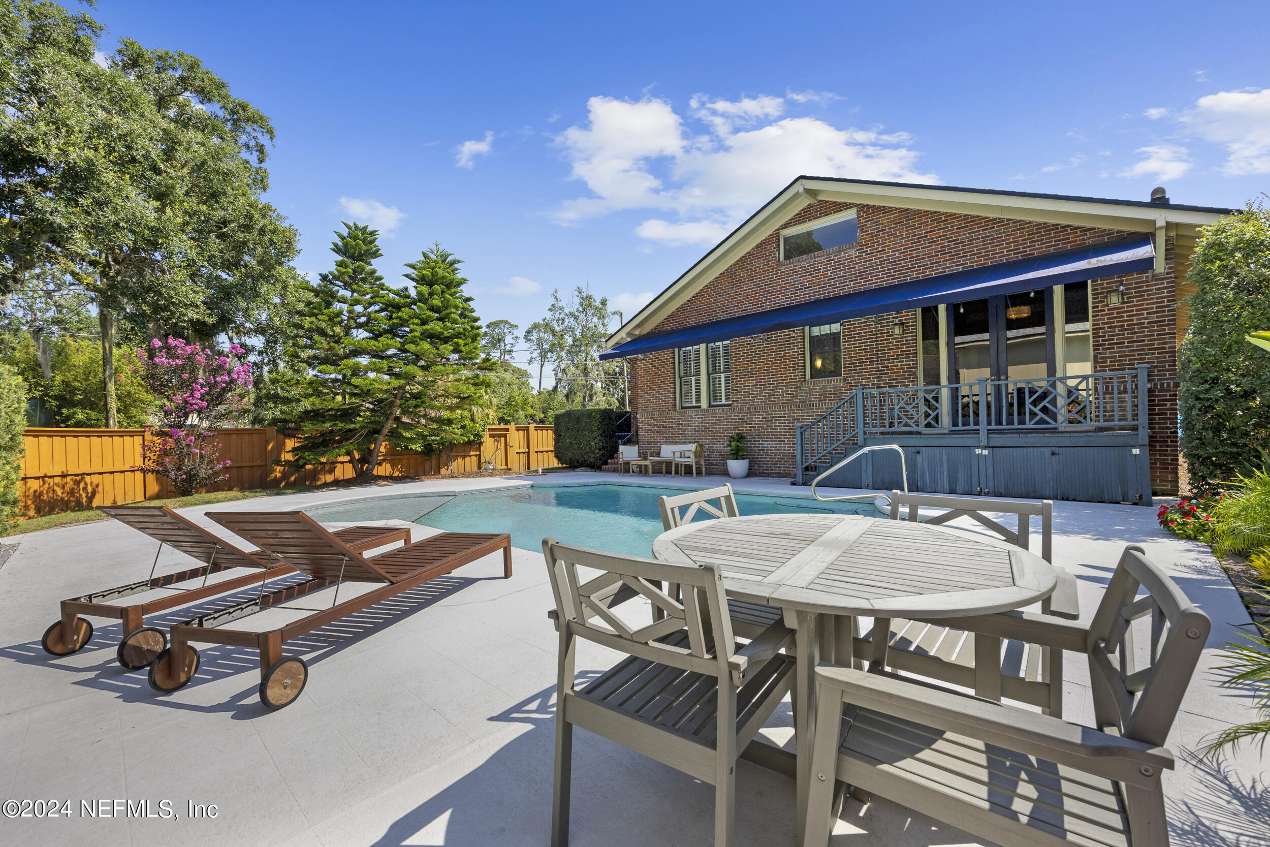 1600 EDGEWOOD Avenue S