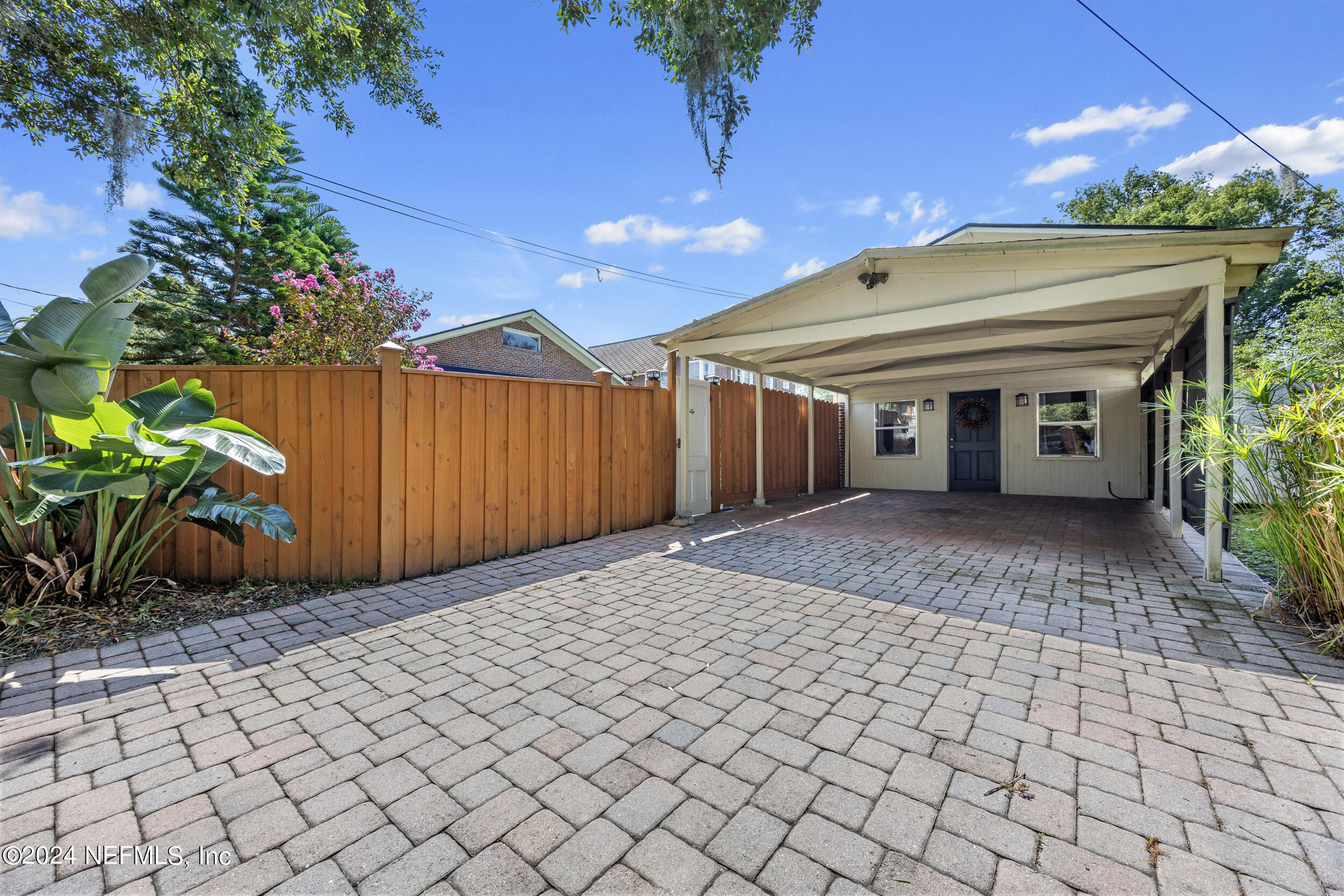 1600 EDGEWOOD Avenue S