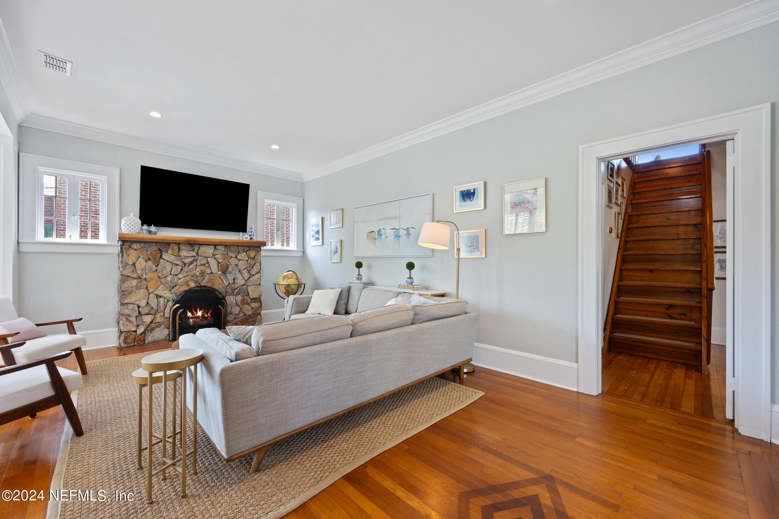 1600 EDGEWOOD Avenue S