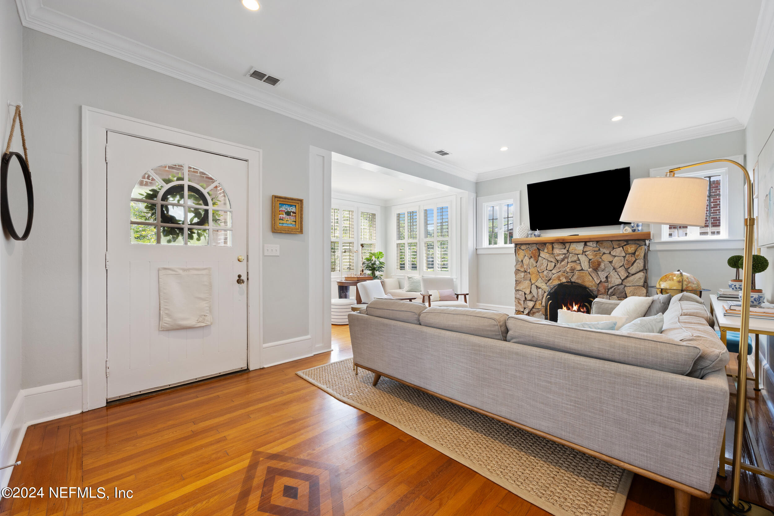 1600 EDGEWOOD Avenue S