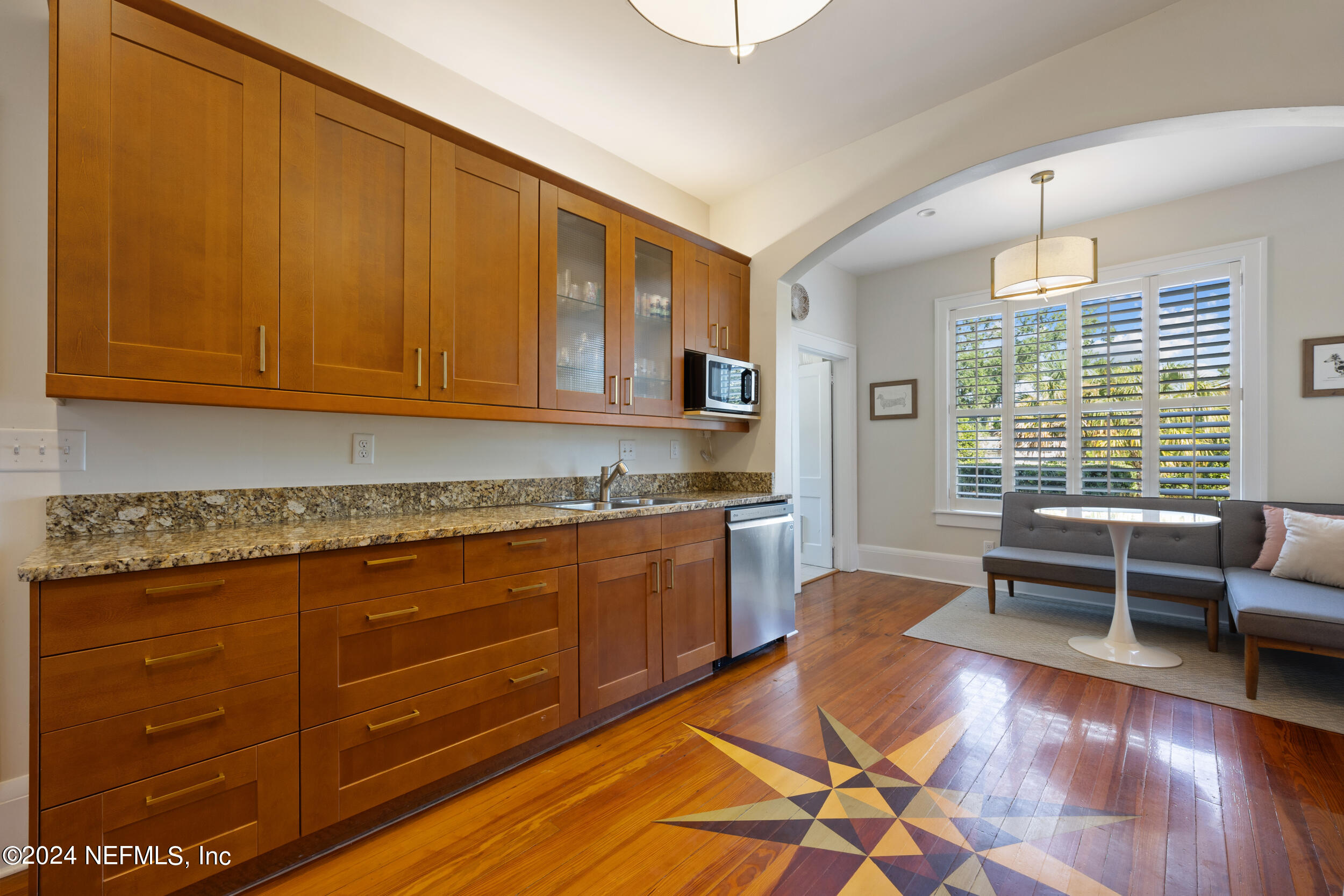 1600 EDGEWOOD Avenue S