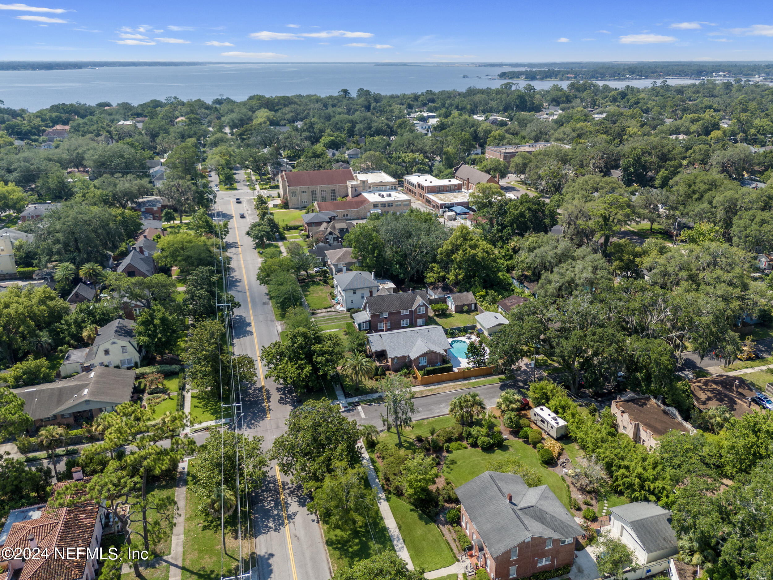 1600 EDGEWOOD Avenue S