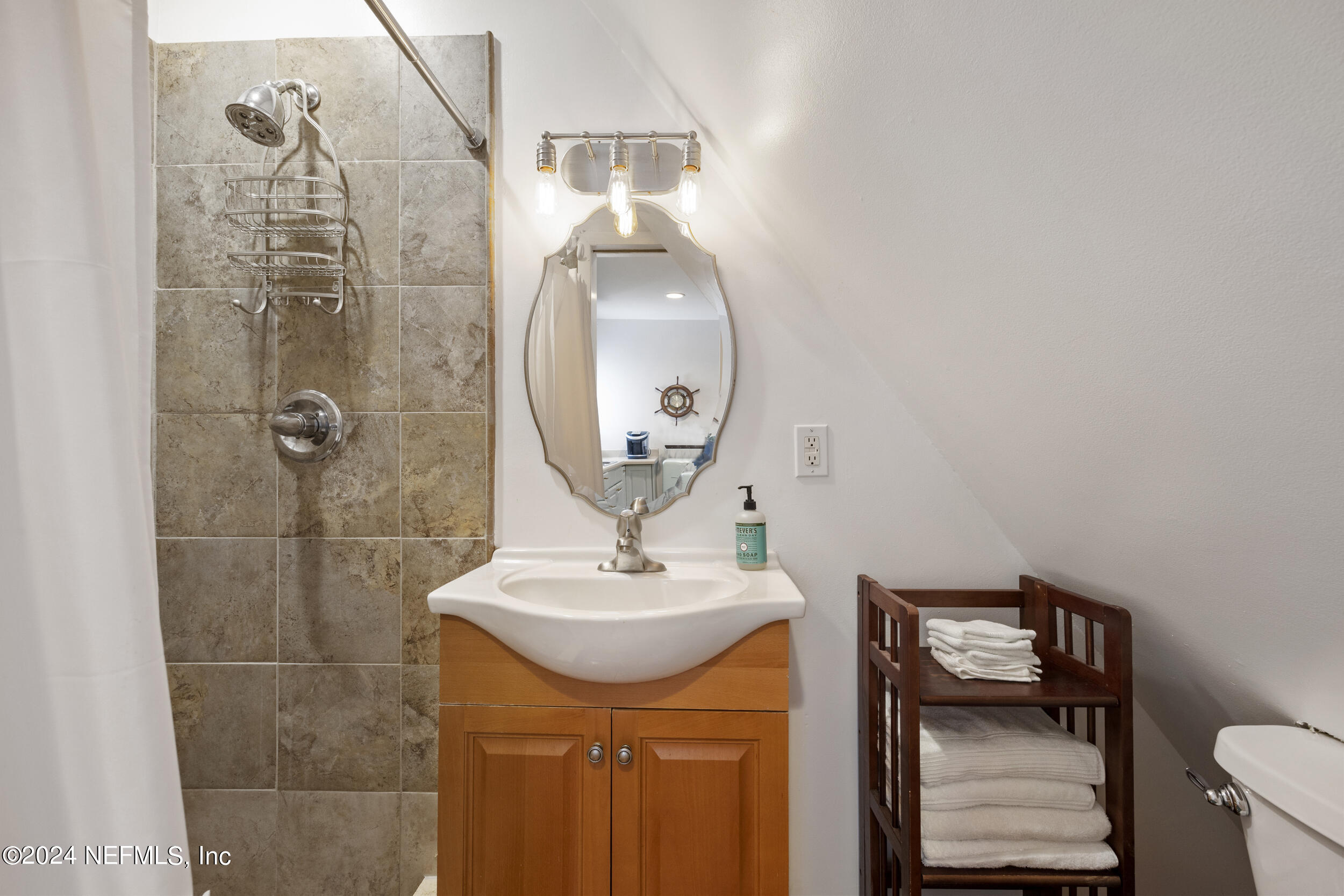 1600 EDGEWOOD Avenue S