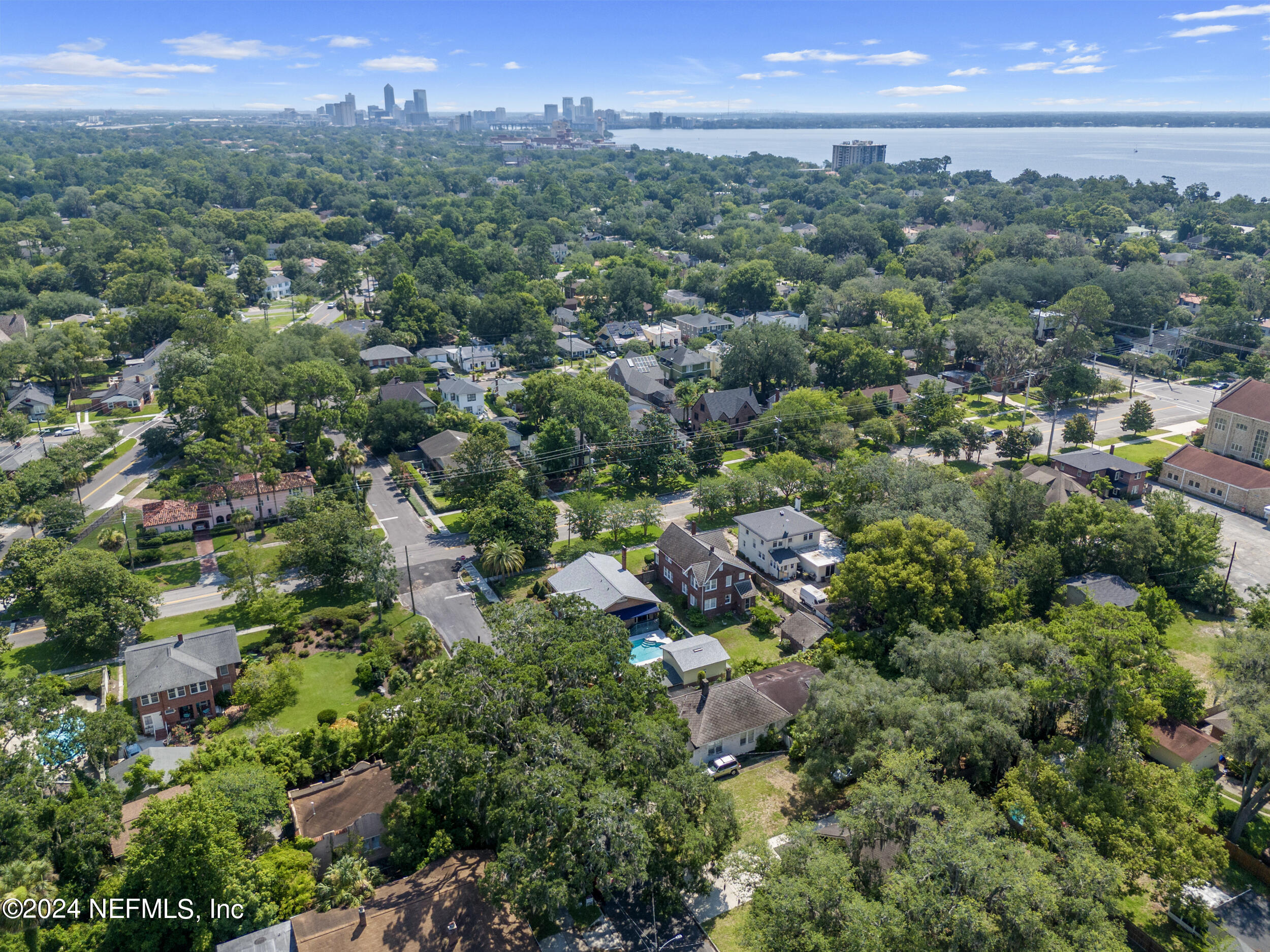 1600 EDGEWOOD Avenue S