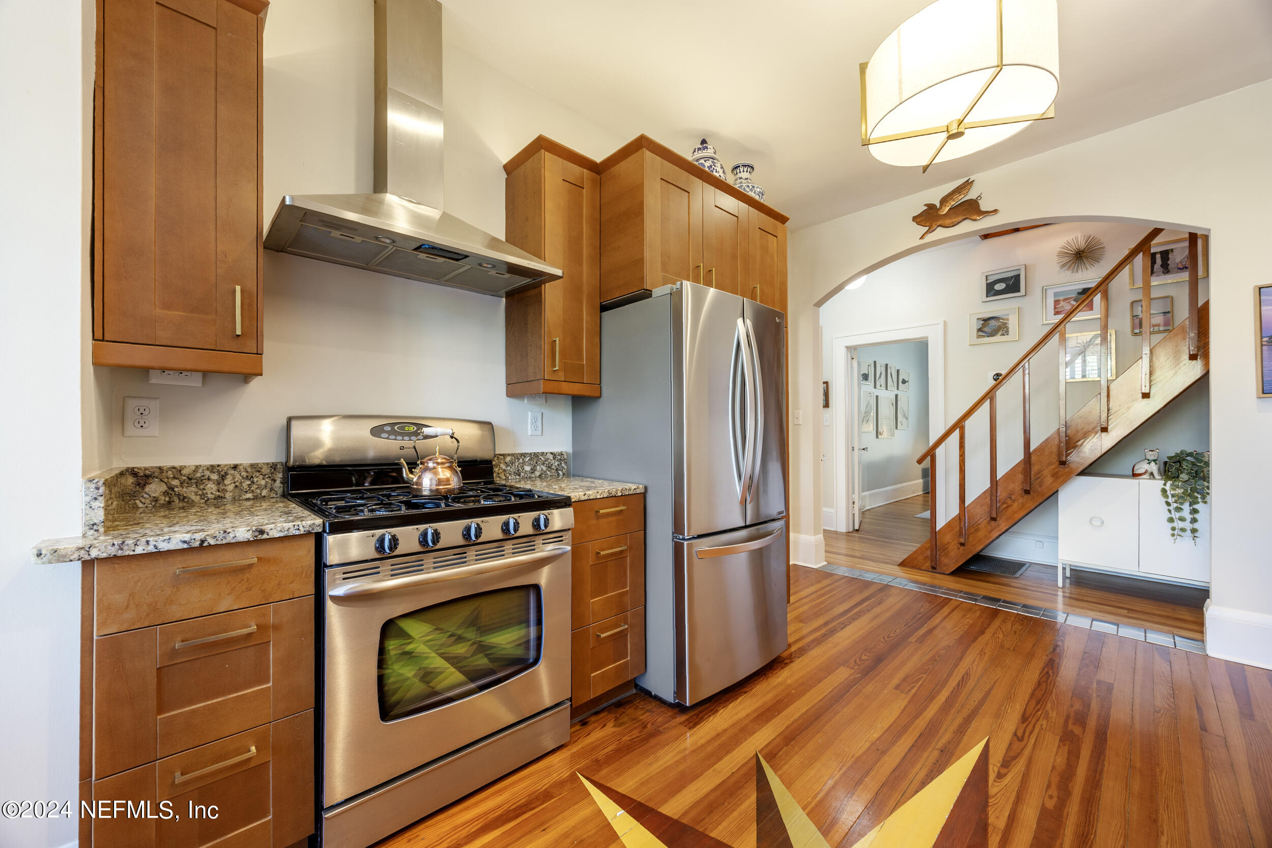 1600 EDGEWOOD Avenue S