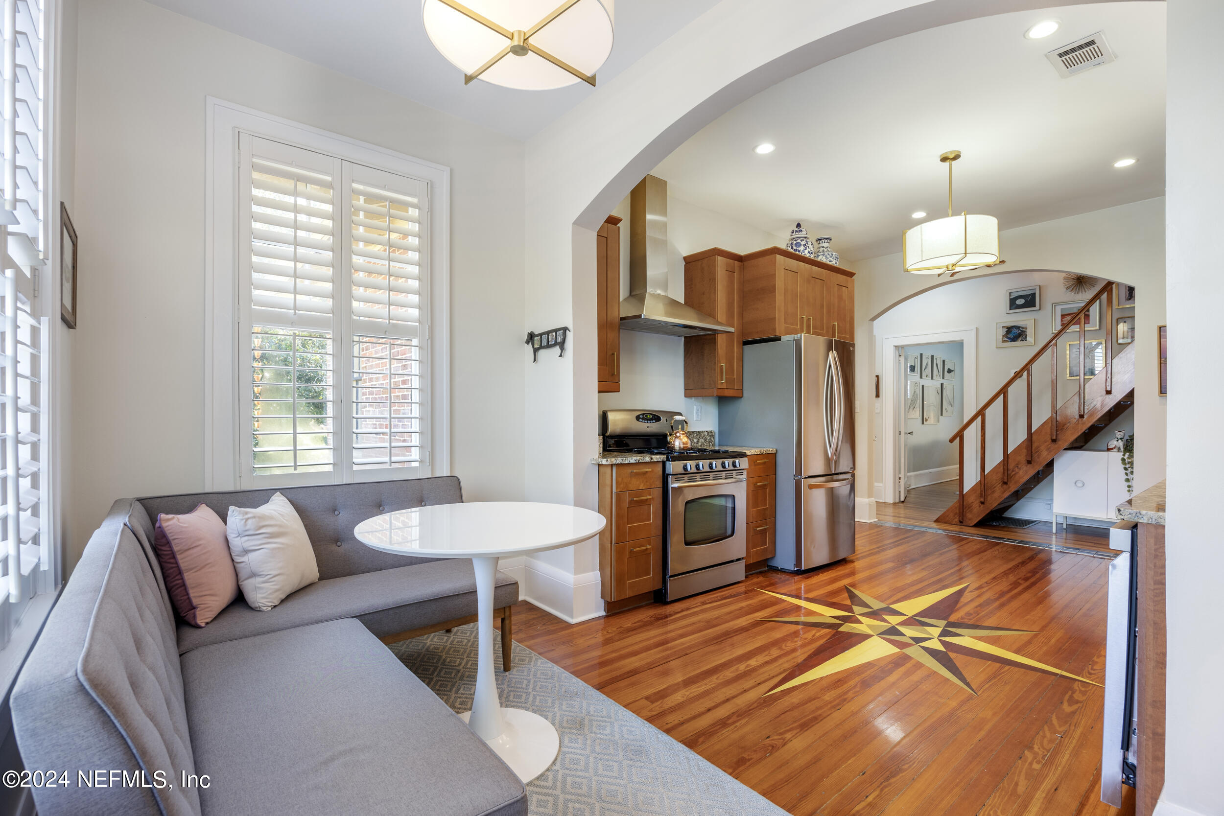 1600 EDGEWOOD Avenue S