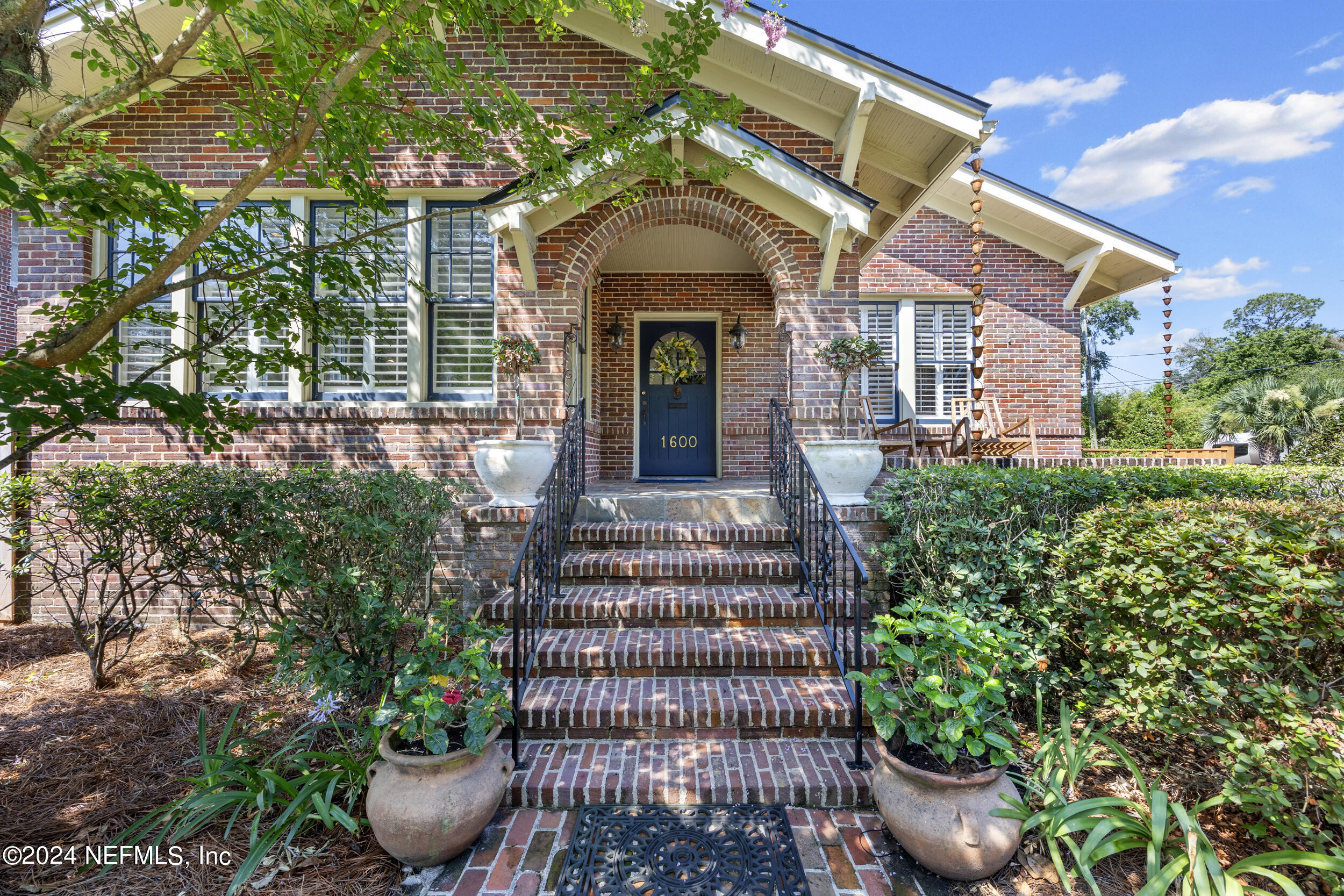 1600 EDGEWOOD Avenue S