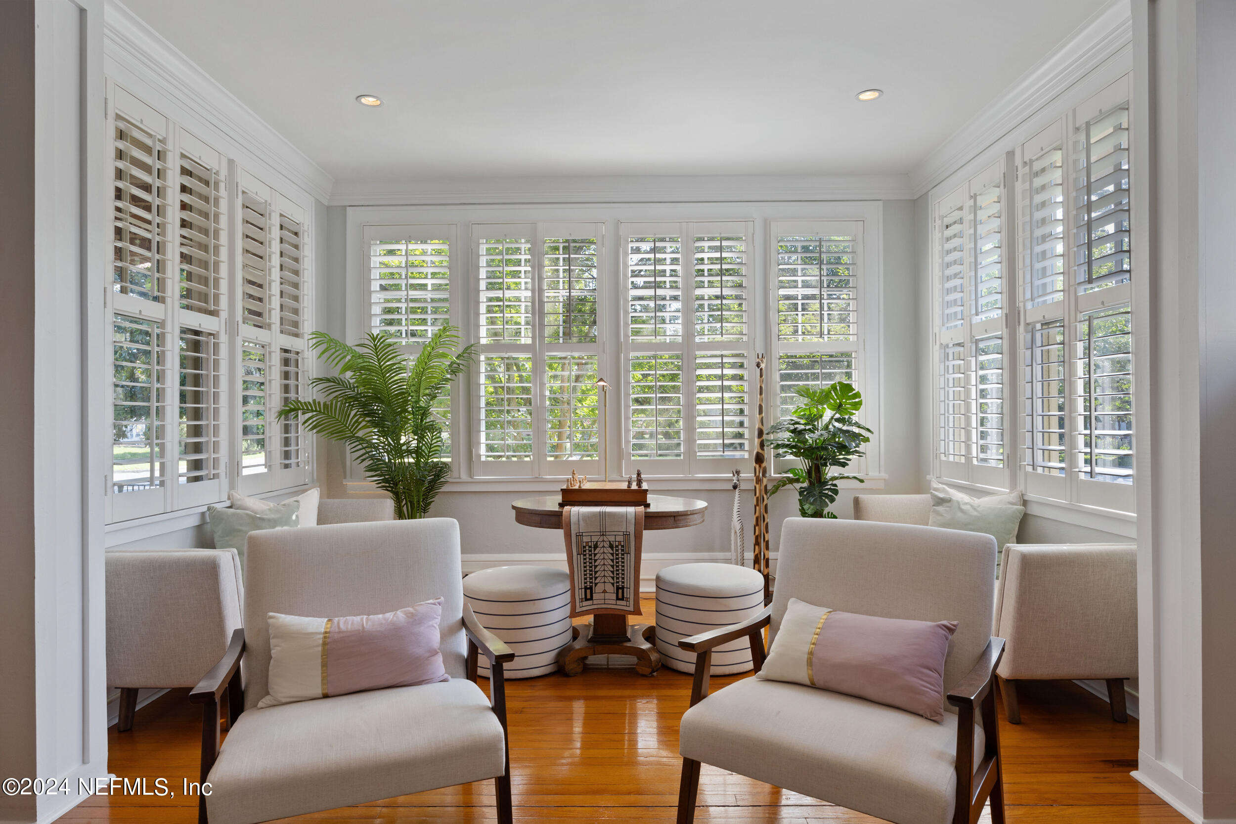 1600 EDGEWOOD Avenue S