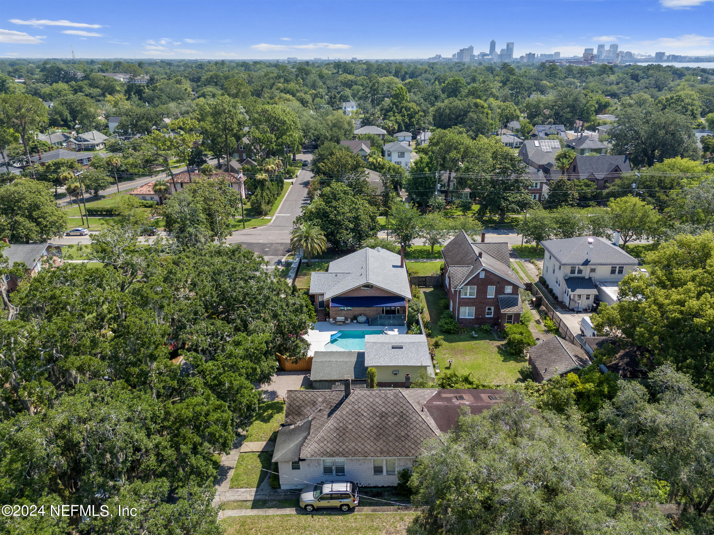 1600 EDGEWOOD Avenue S