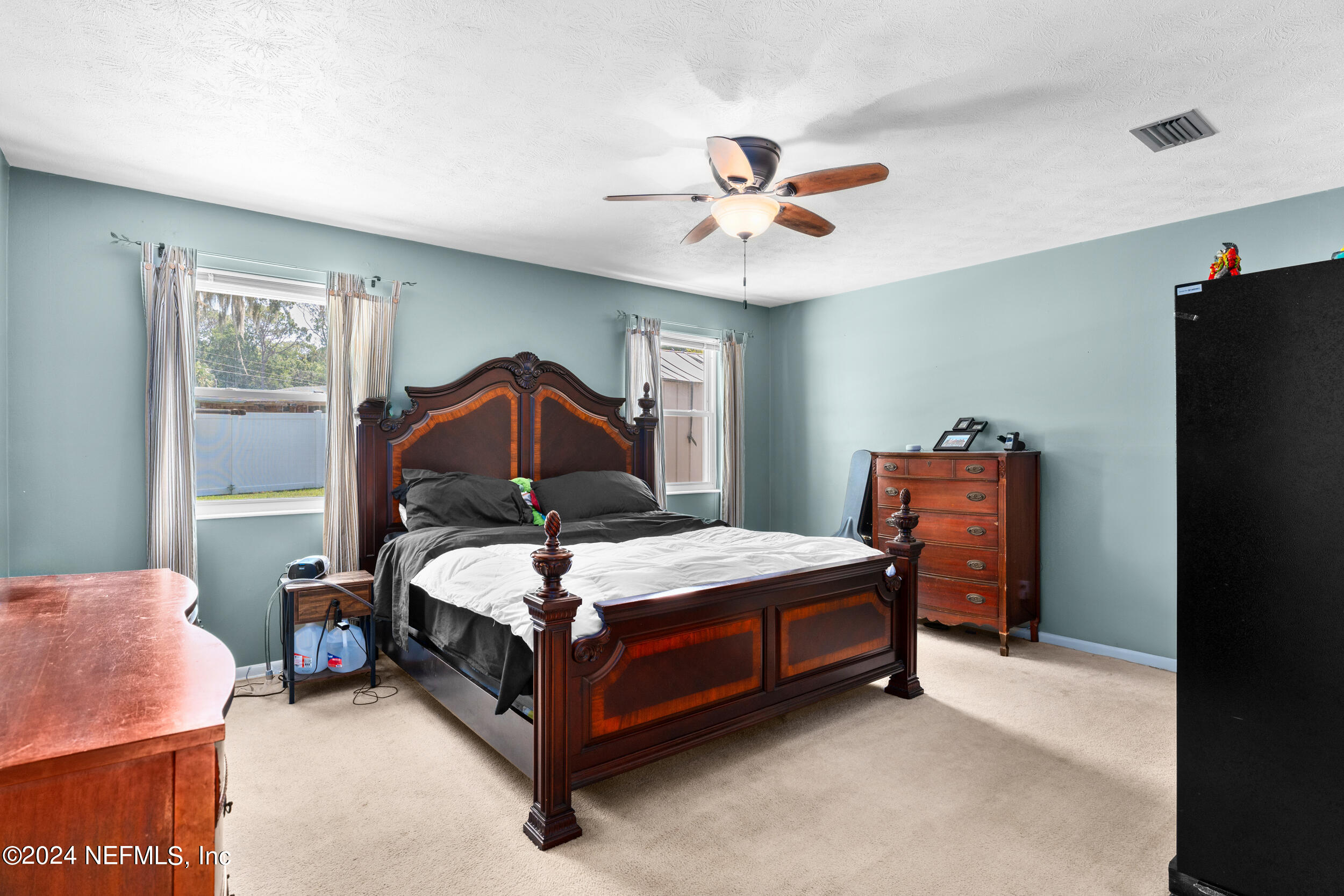 1055 PARKRIDGE Circle W