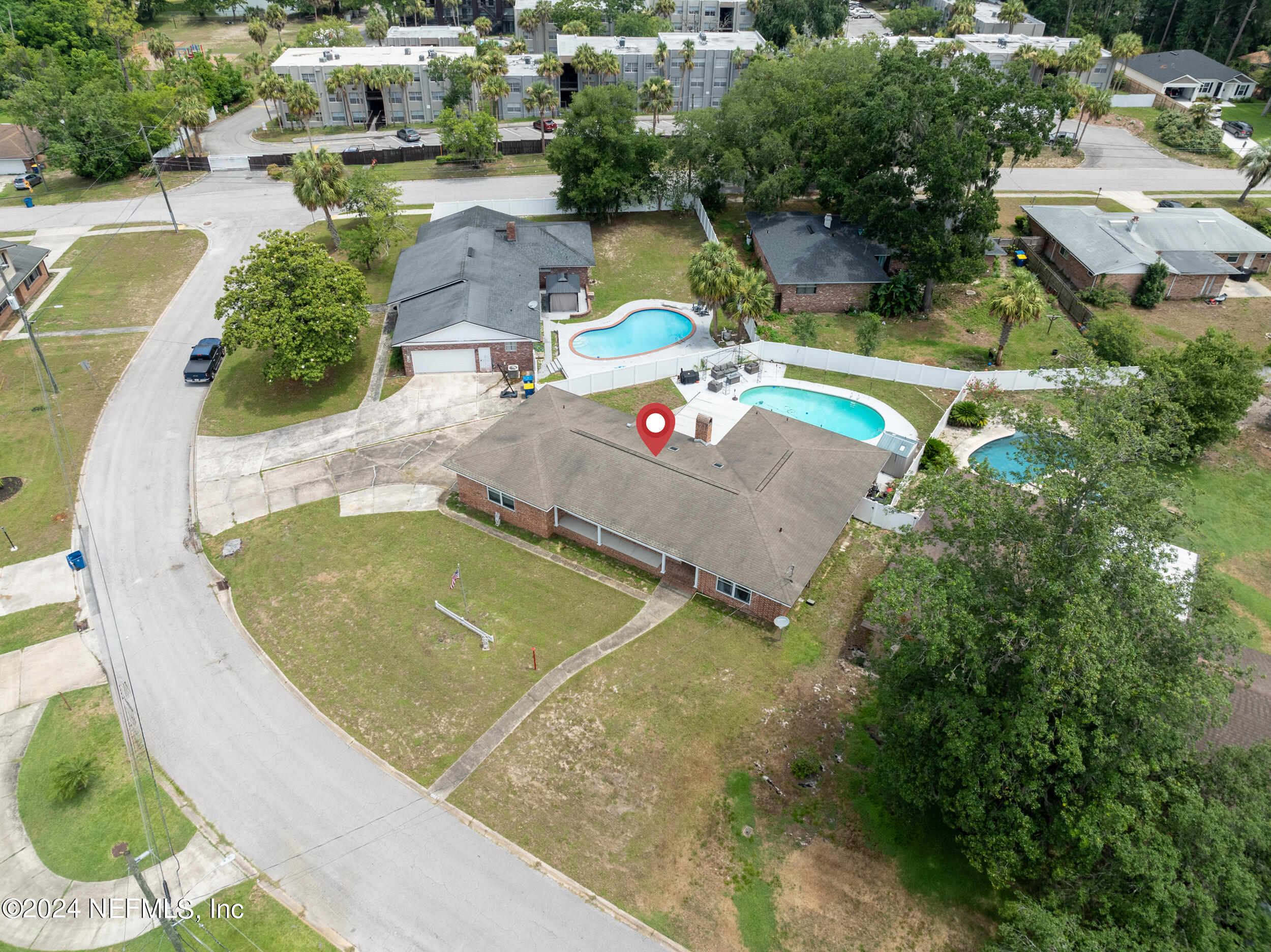 1055 PARKRIDGE Circle W