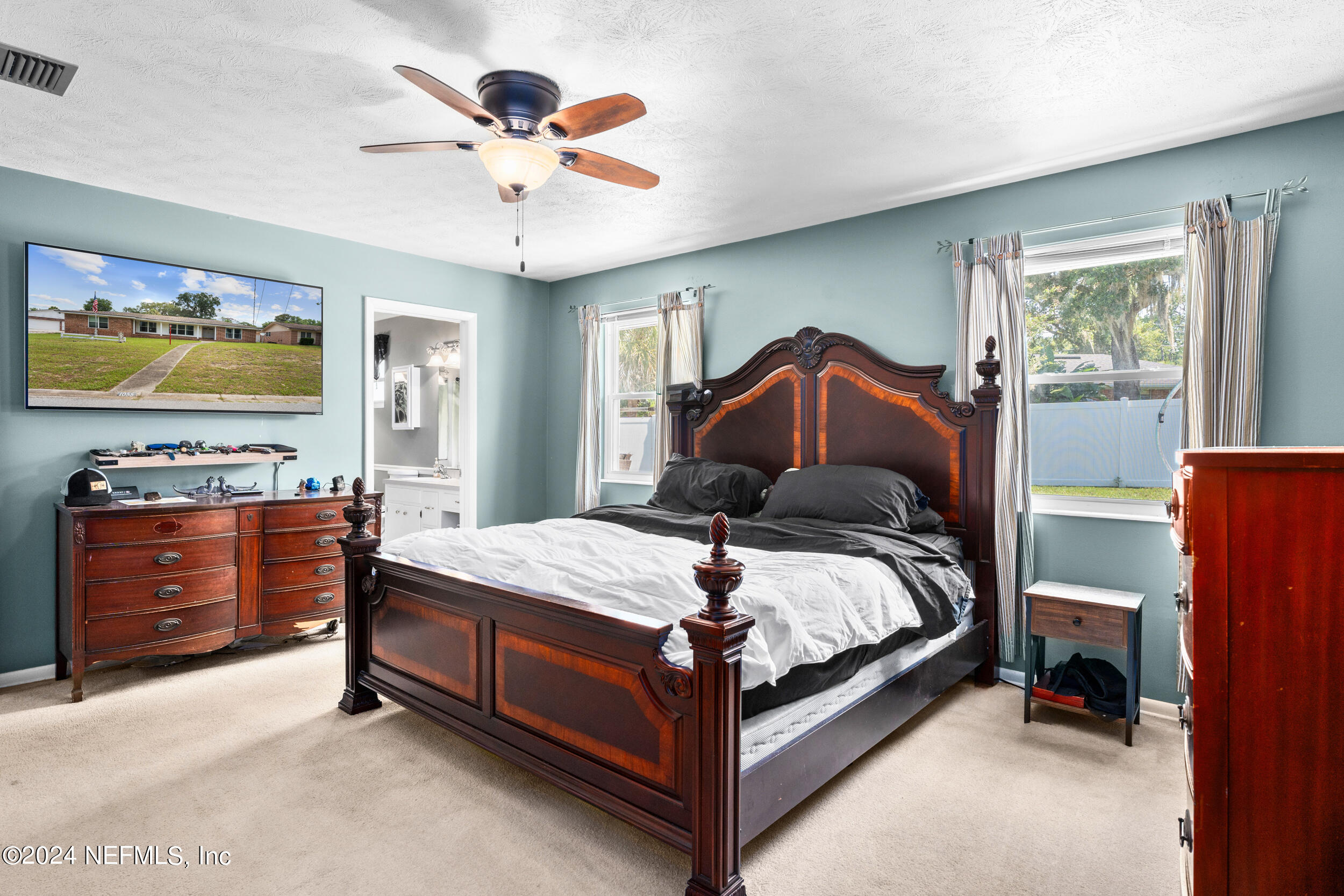 1055 PARKRIDGE Circle W