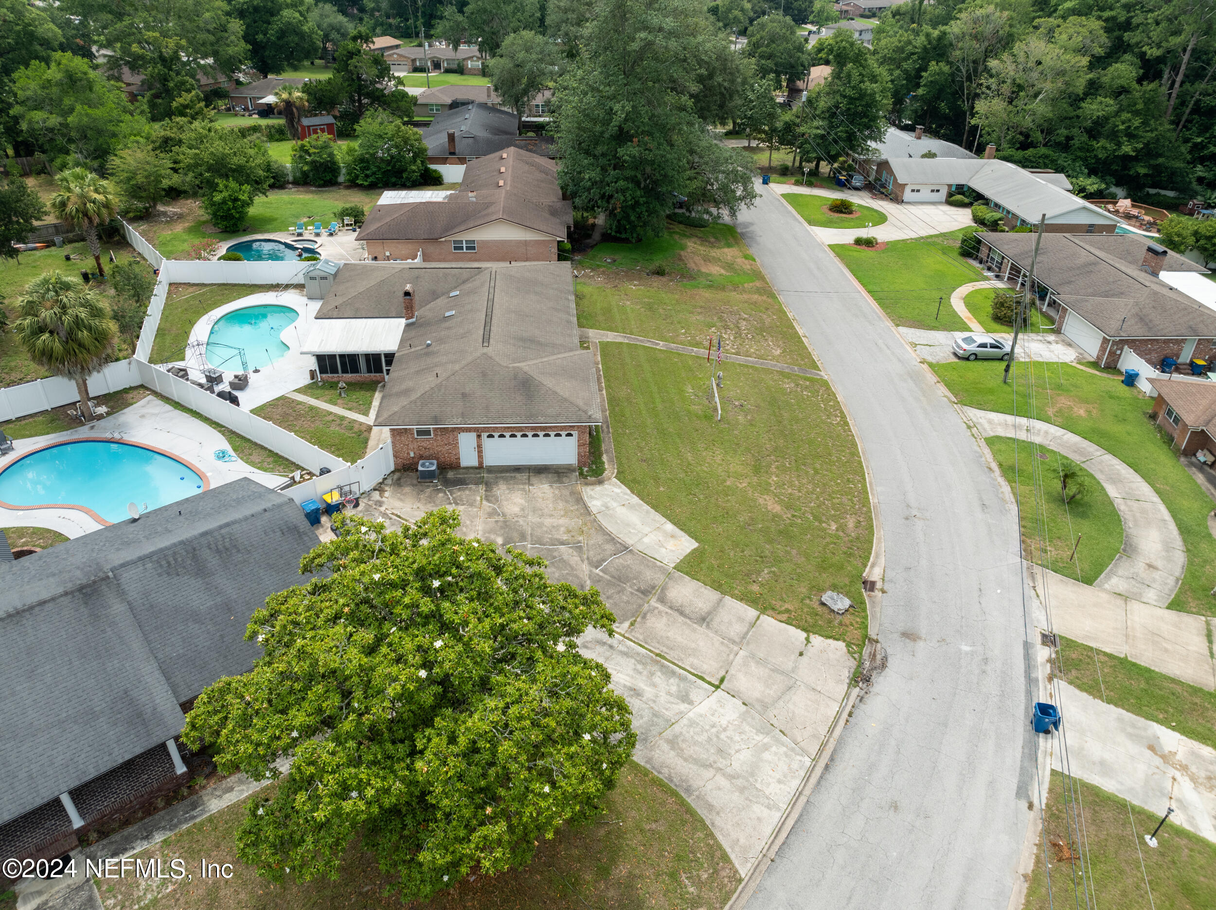 1055 PARKRIDGE Circle W