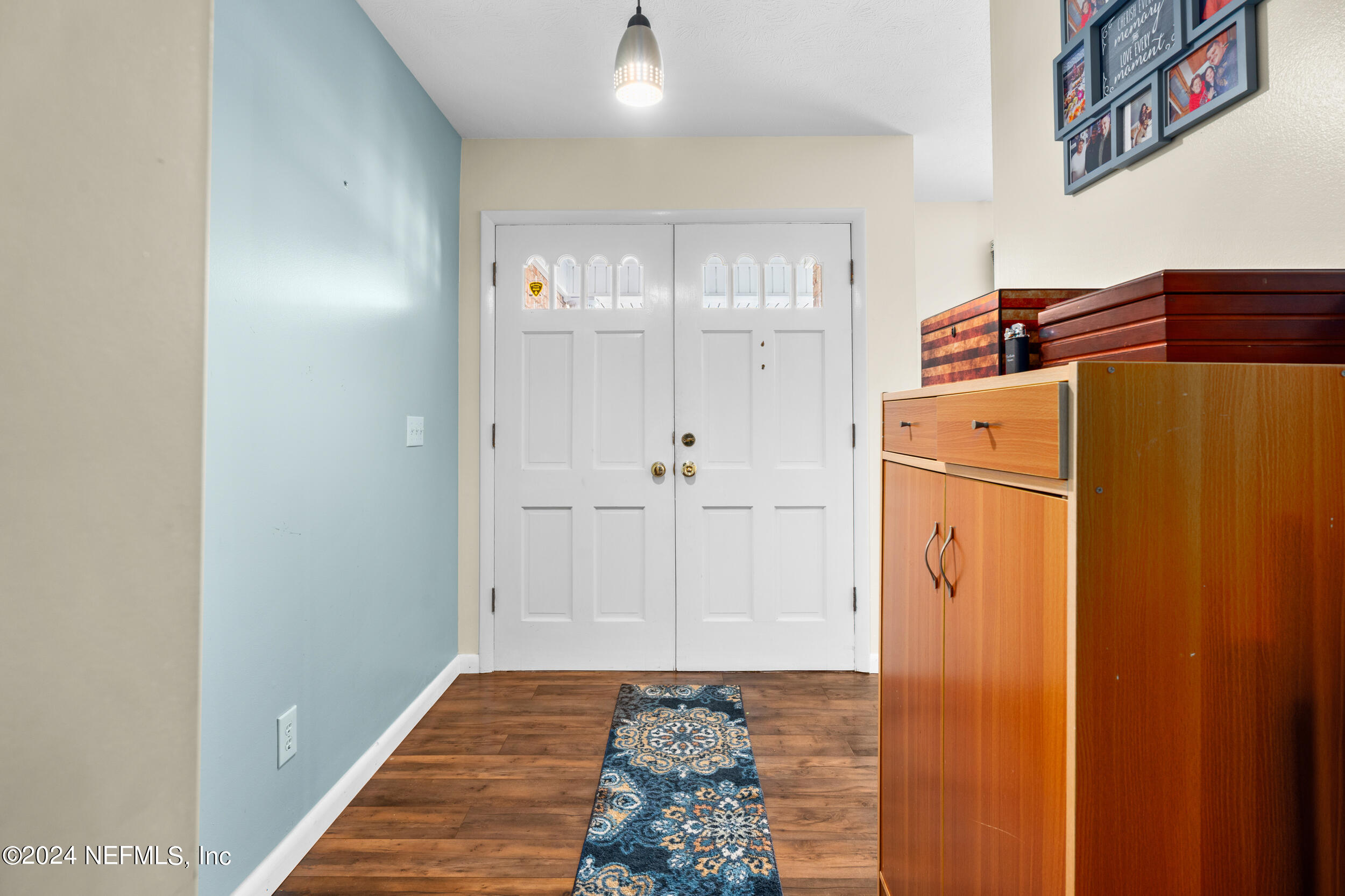 1055 PARKRIDGE Circle W