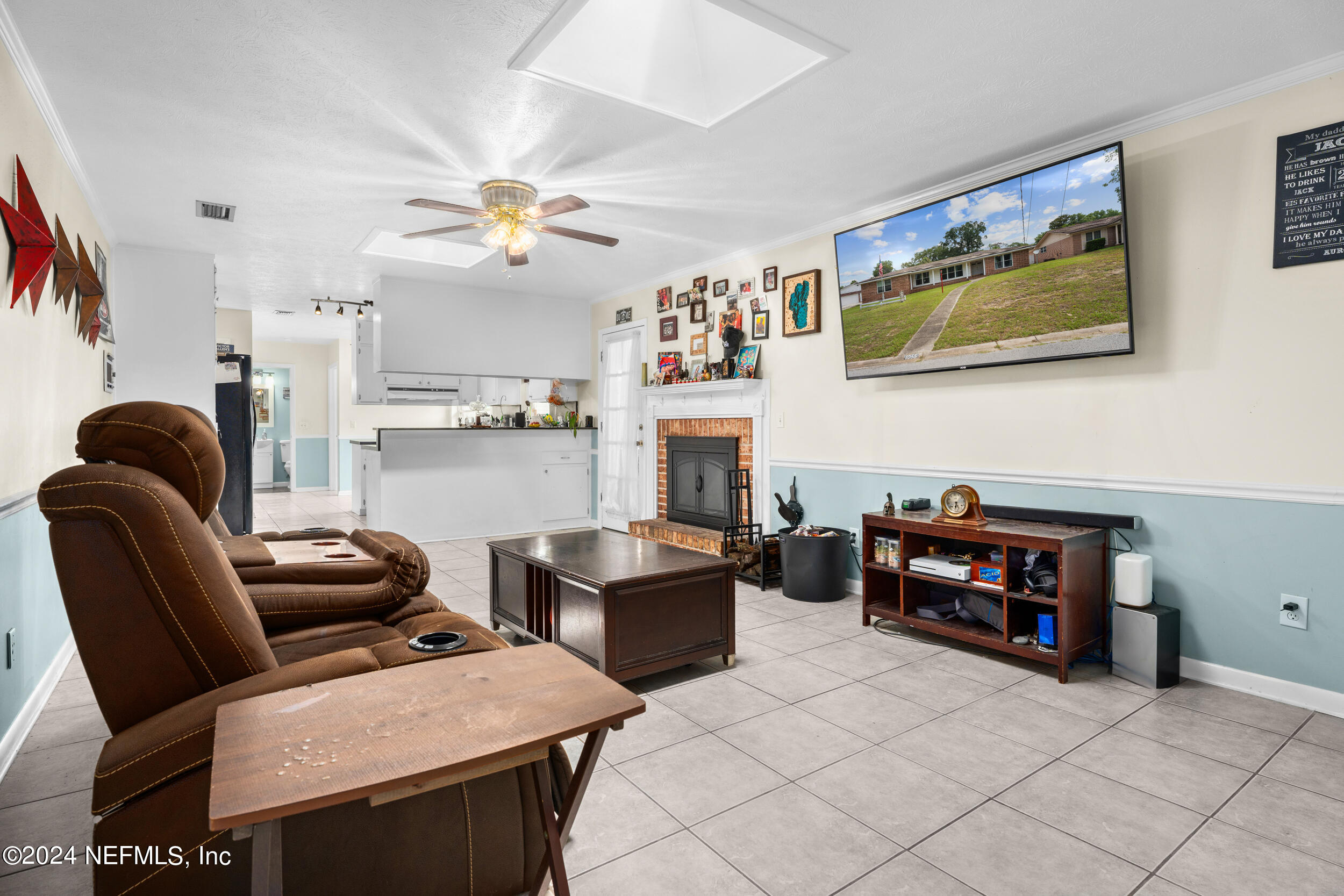 1055 PARKRIDGE Circle W