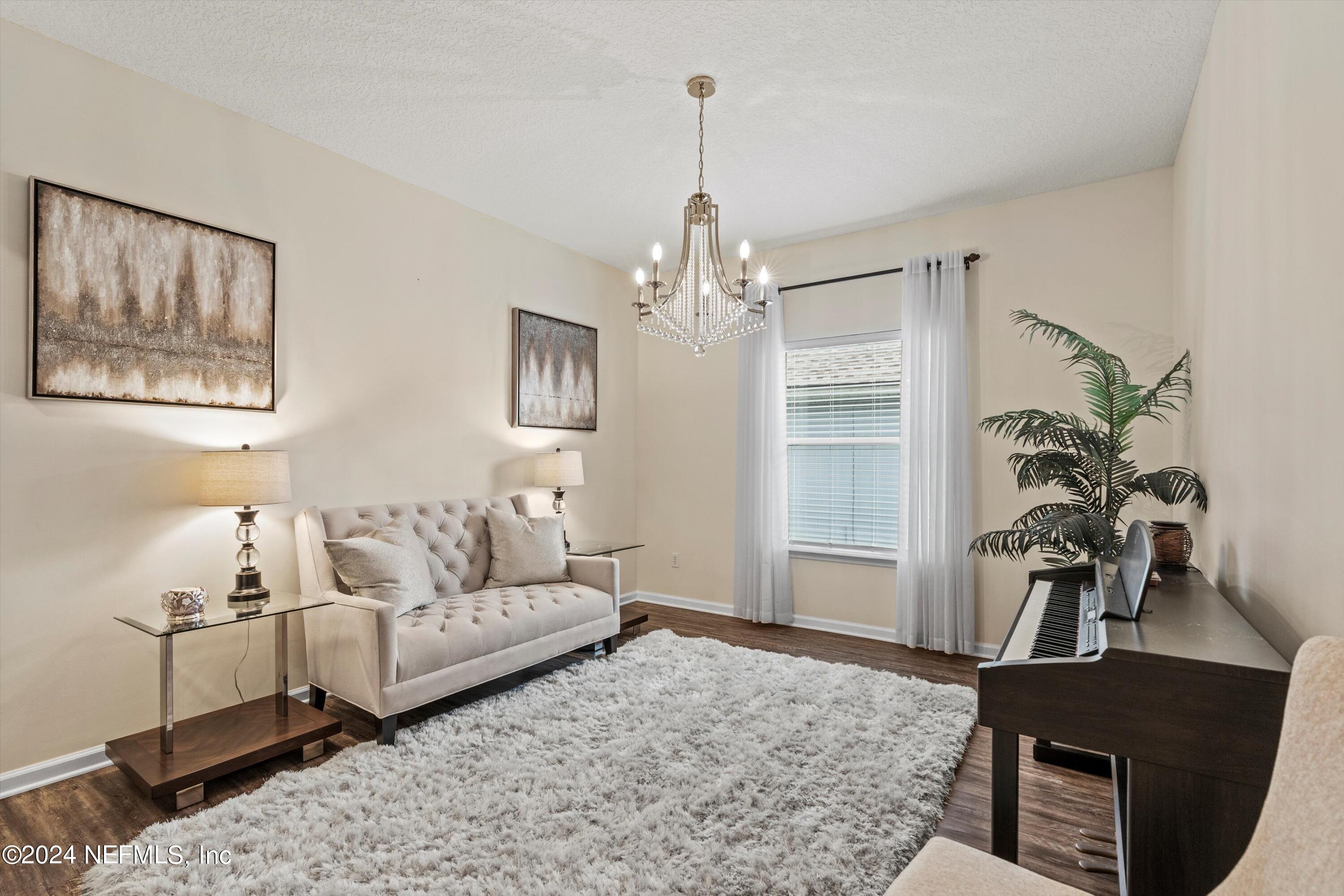 2987 THORNCREST Drive