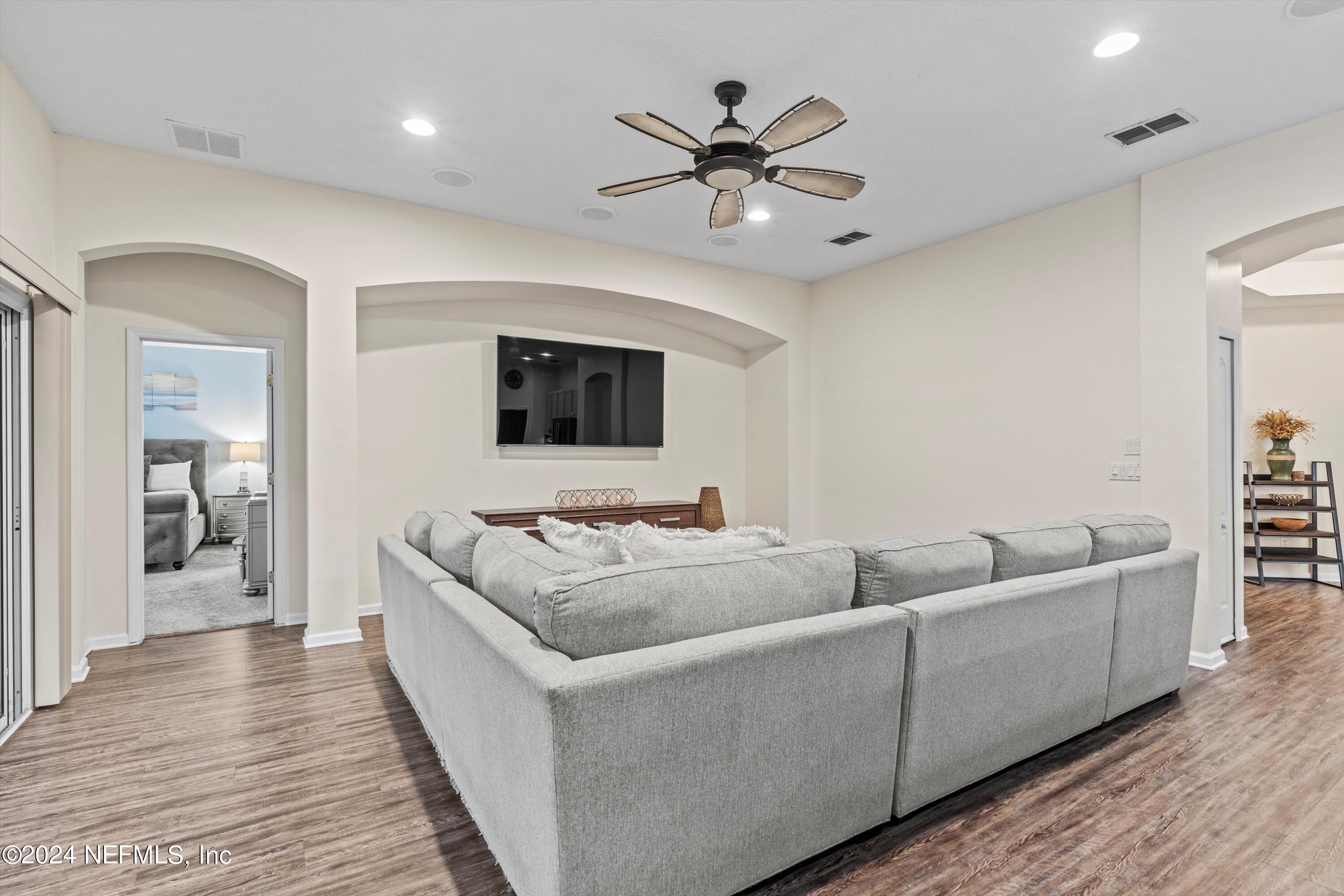 2987 THORNCREST Drive