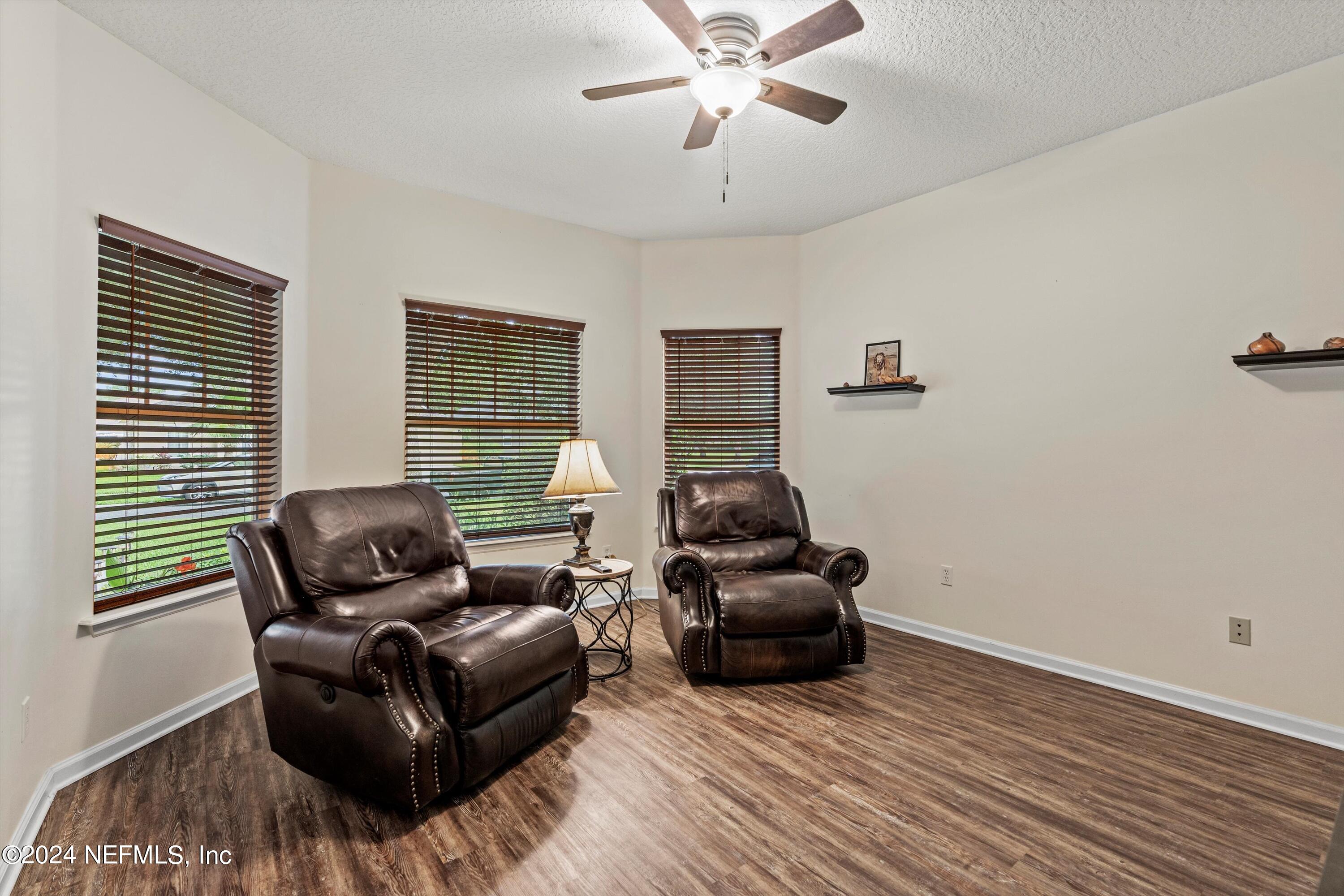 2987 THORNCREST Drive