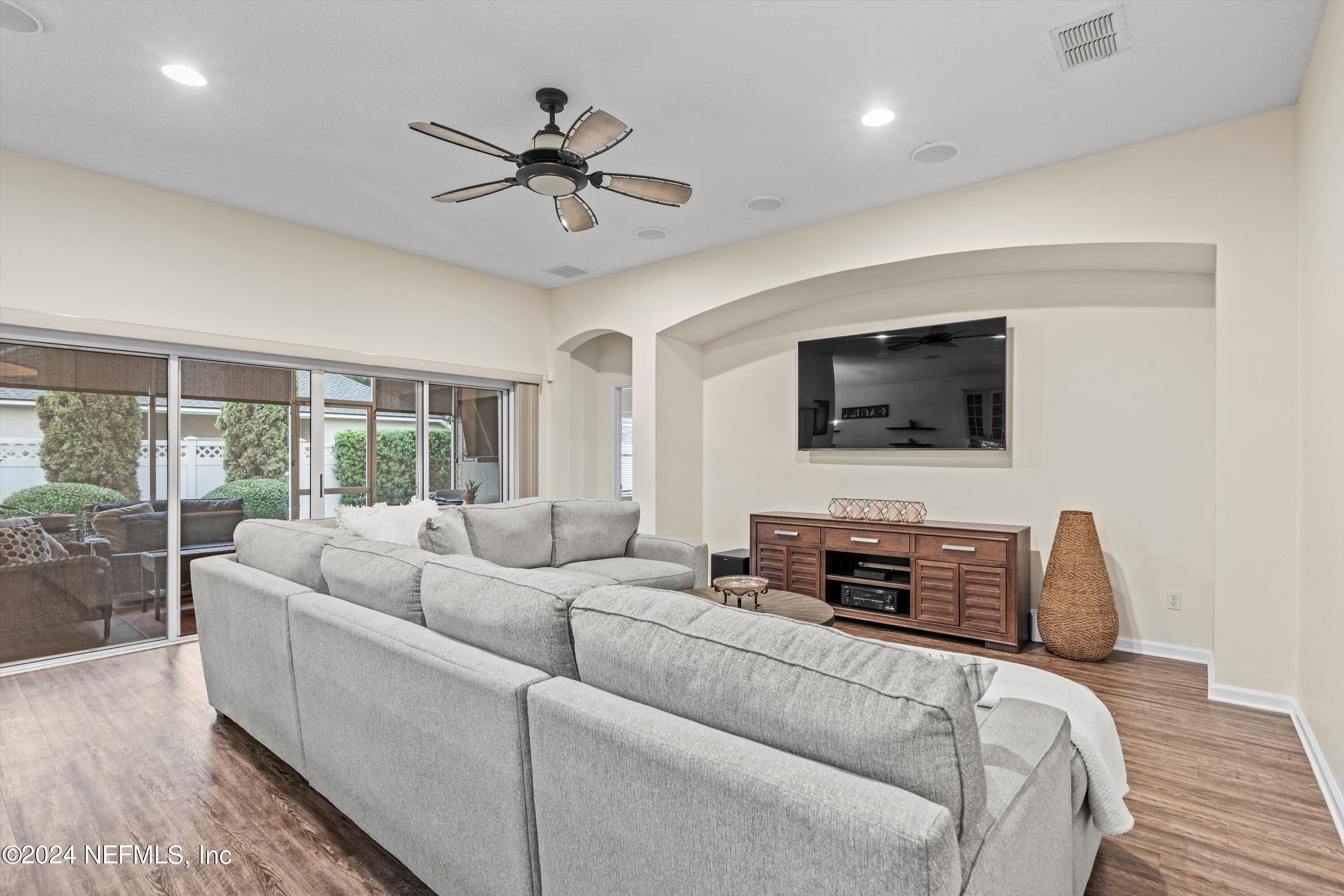 2987 THORNCREST Drive