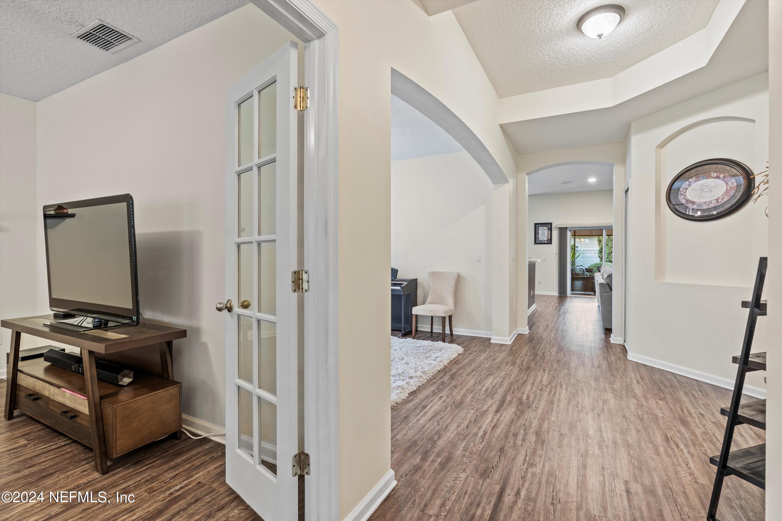 2987 THORNCREST Drive