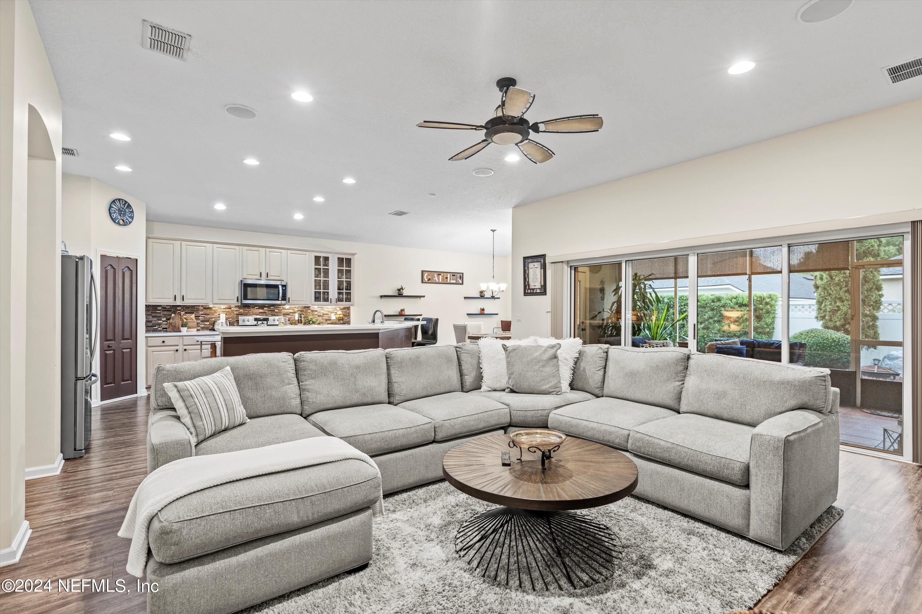 2987 THORNCREST Drive