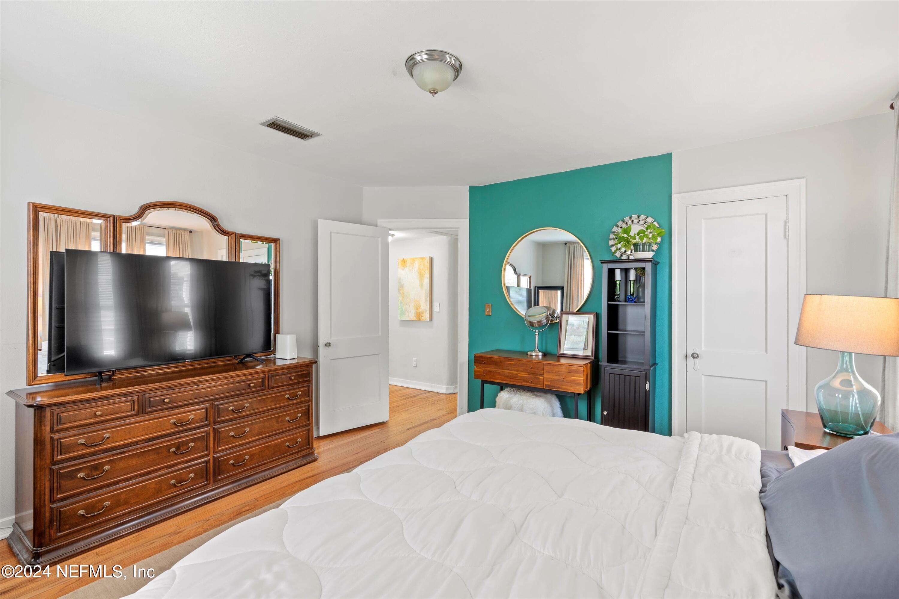 5102 SUNDERLAND Road