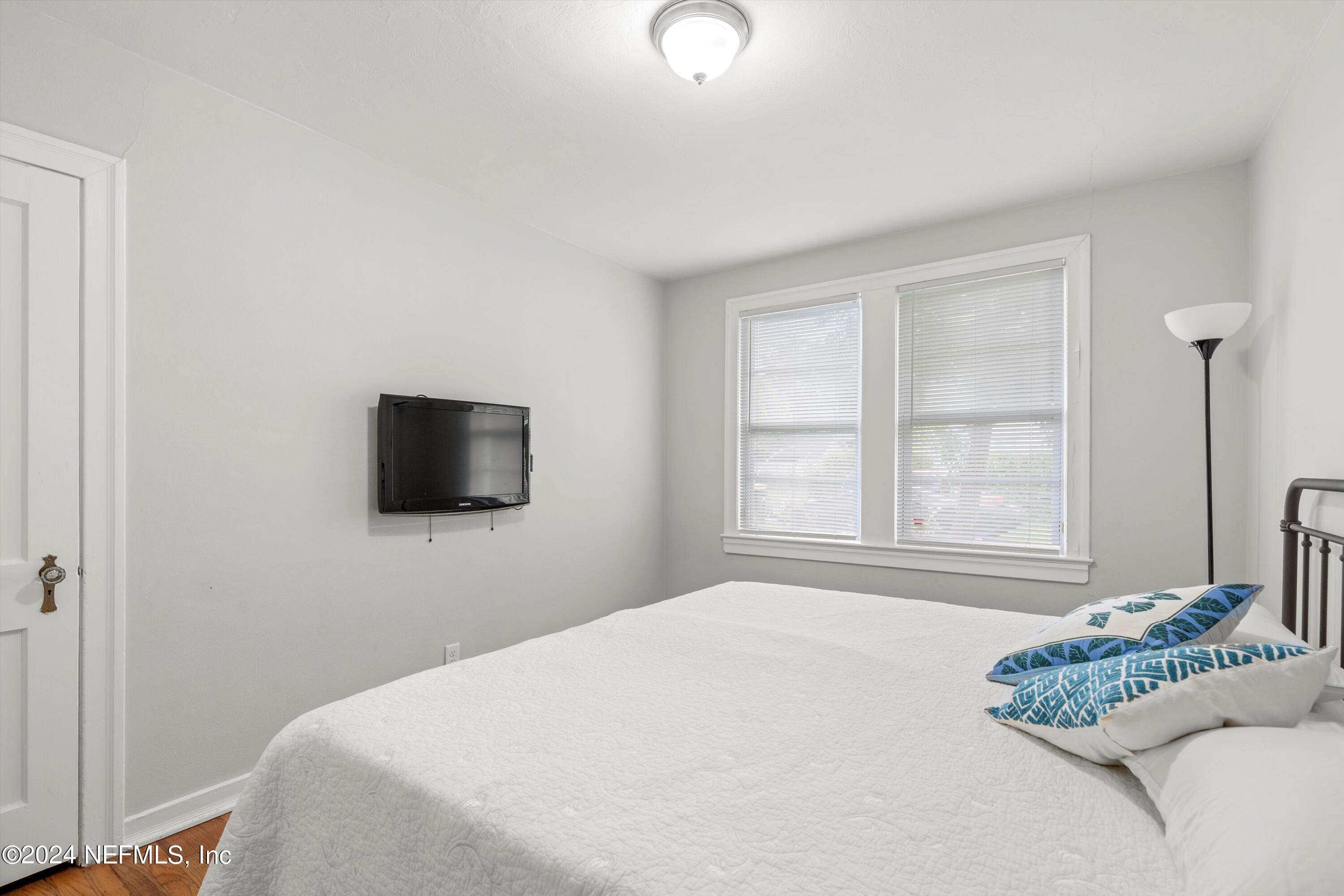 5102 SUNDERLAND Road