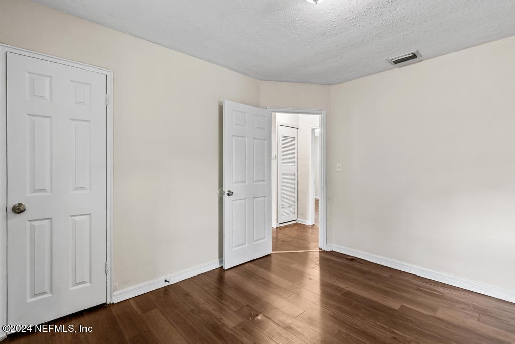 1847 W 9TH Street