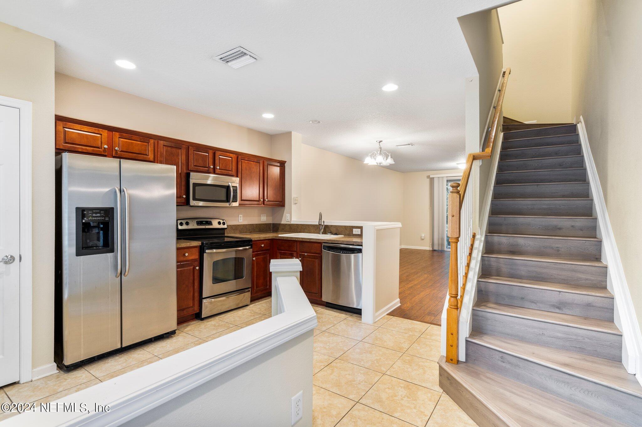 6681 ARCHING BRANCH Circle