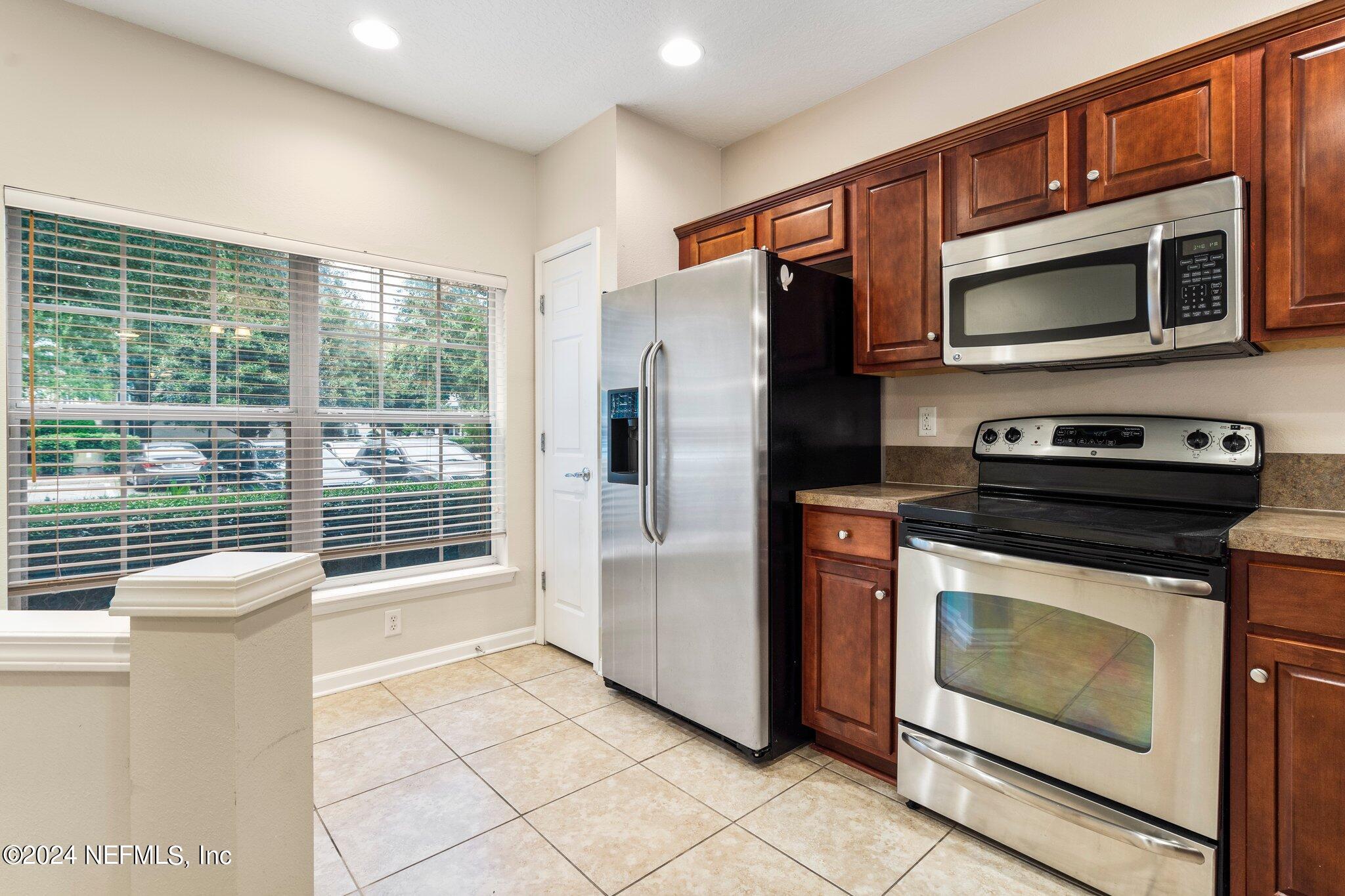 6681 ARCHING BRANCH Circle