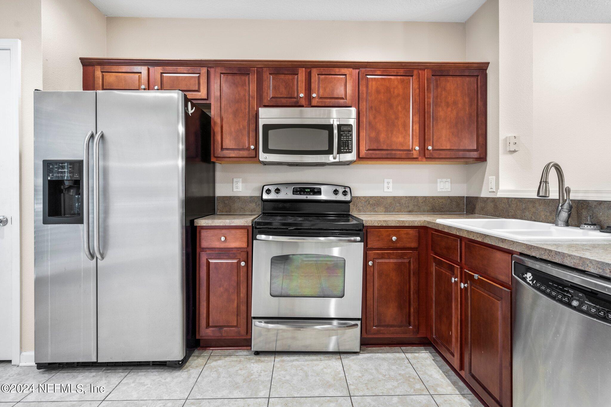 6681 ARCHING BRANCH Circle