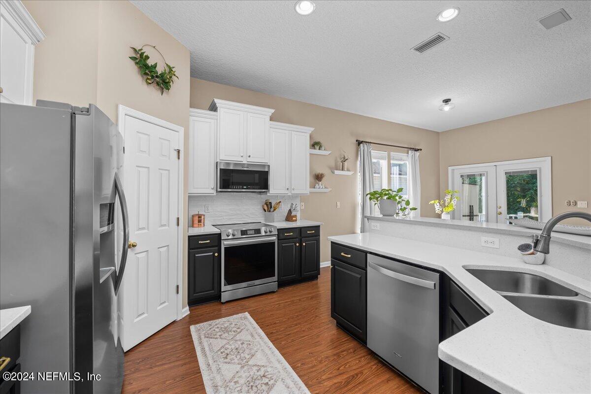 2699 CREEKFRONT Drive