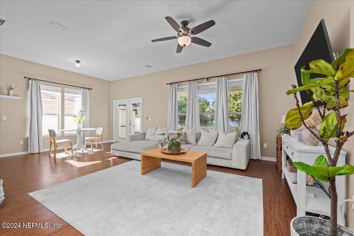 2699 CREEKFRONT Drive