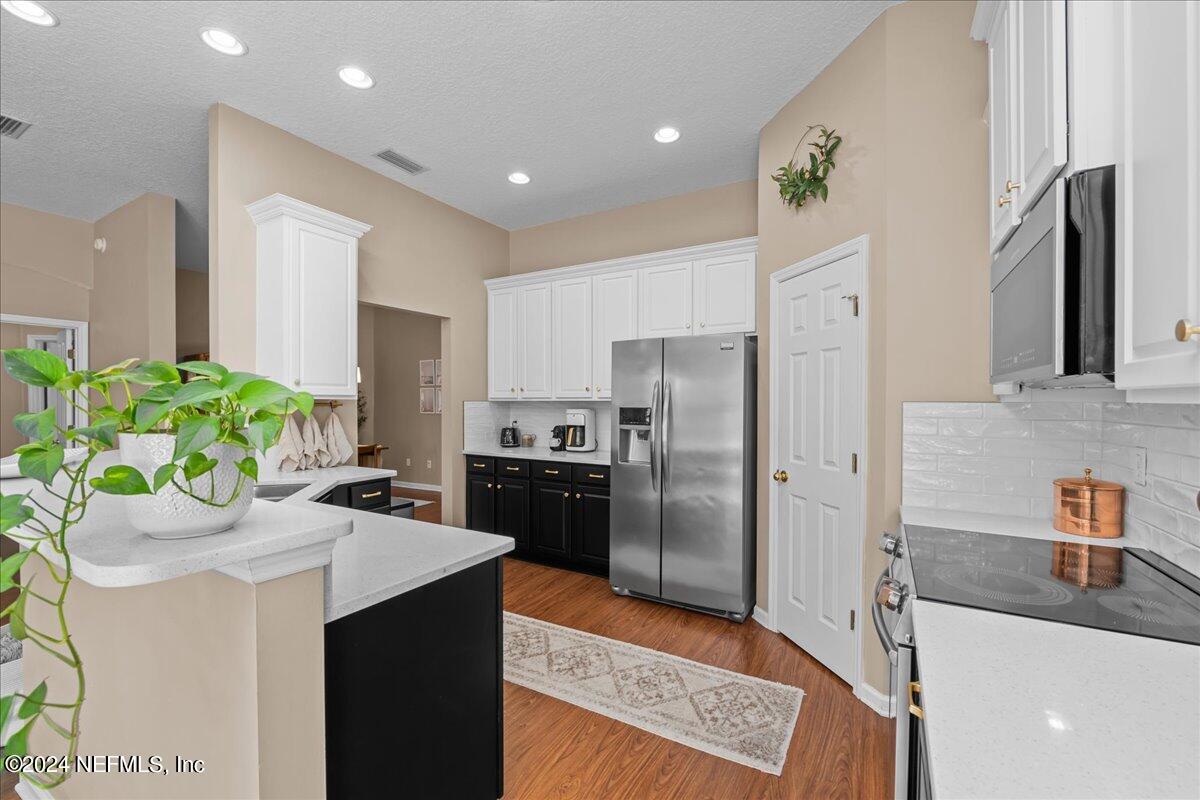 2699 CREEKFRONT Drive