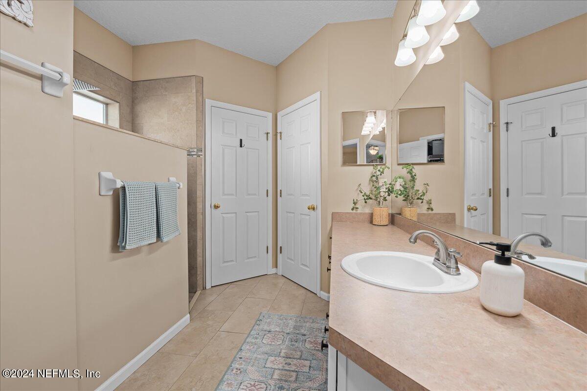 2699 CREEKFRONT Drive