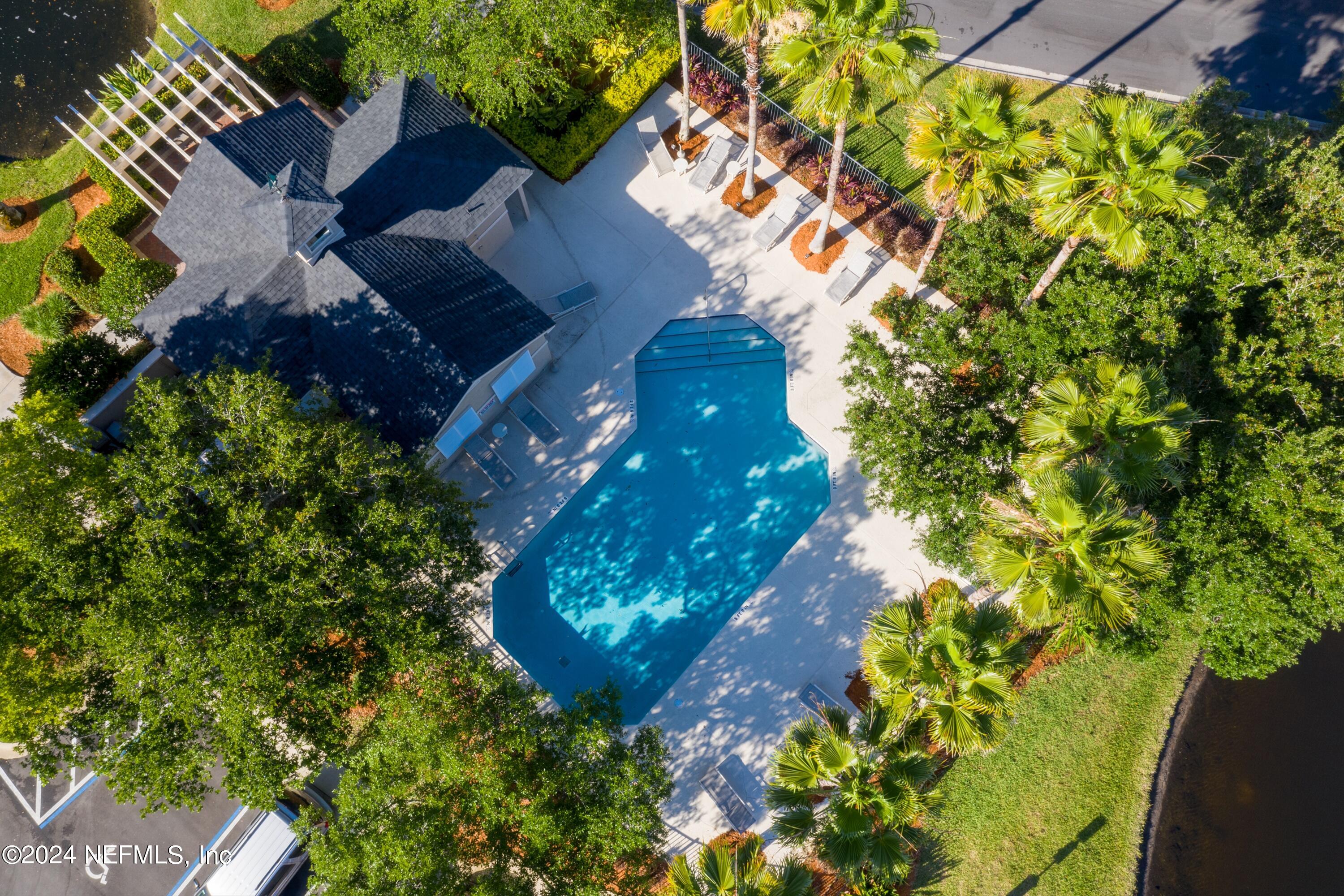 1655 THE GREENS Way, 2914