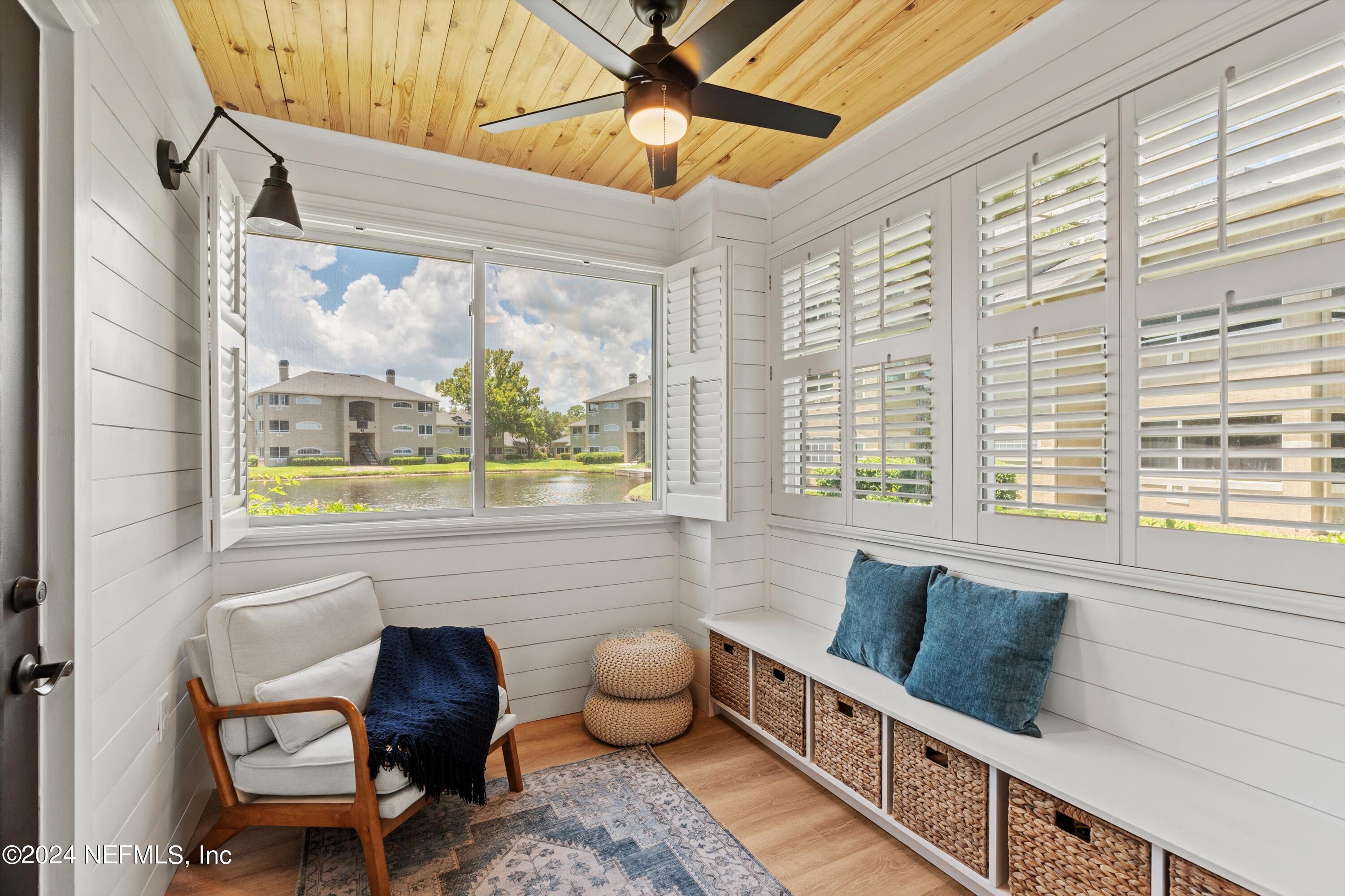 1655 THE GREENS Way, 2914