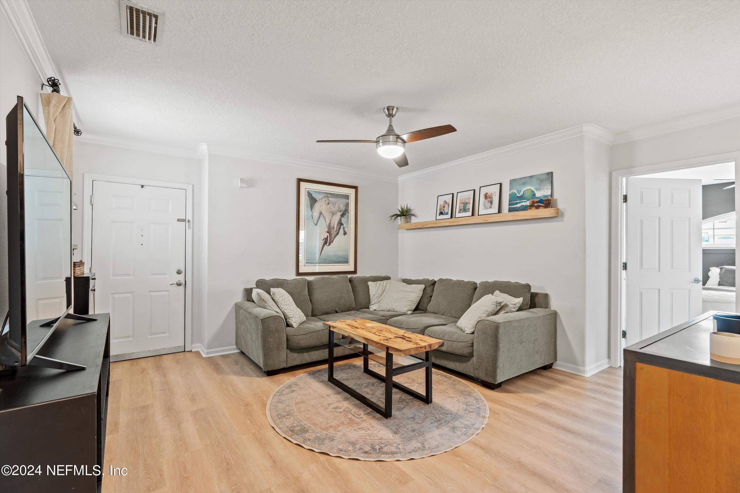 1655 THE GREENS Way, 2914