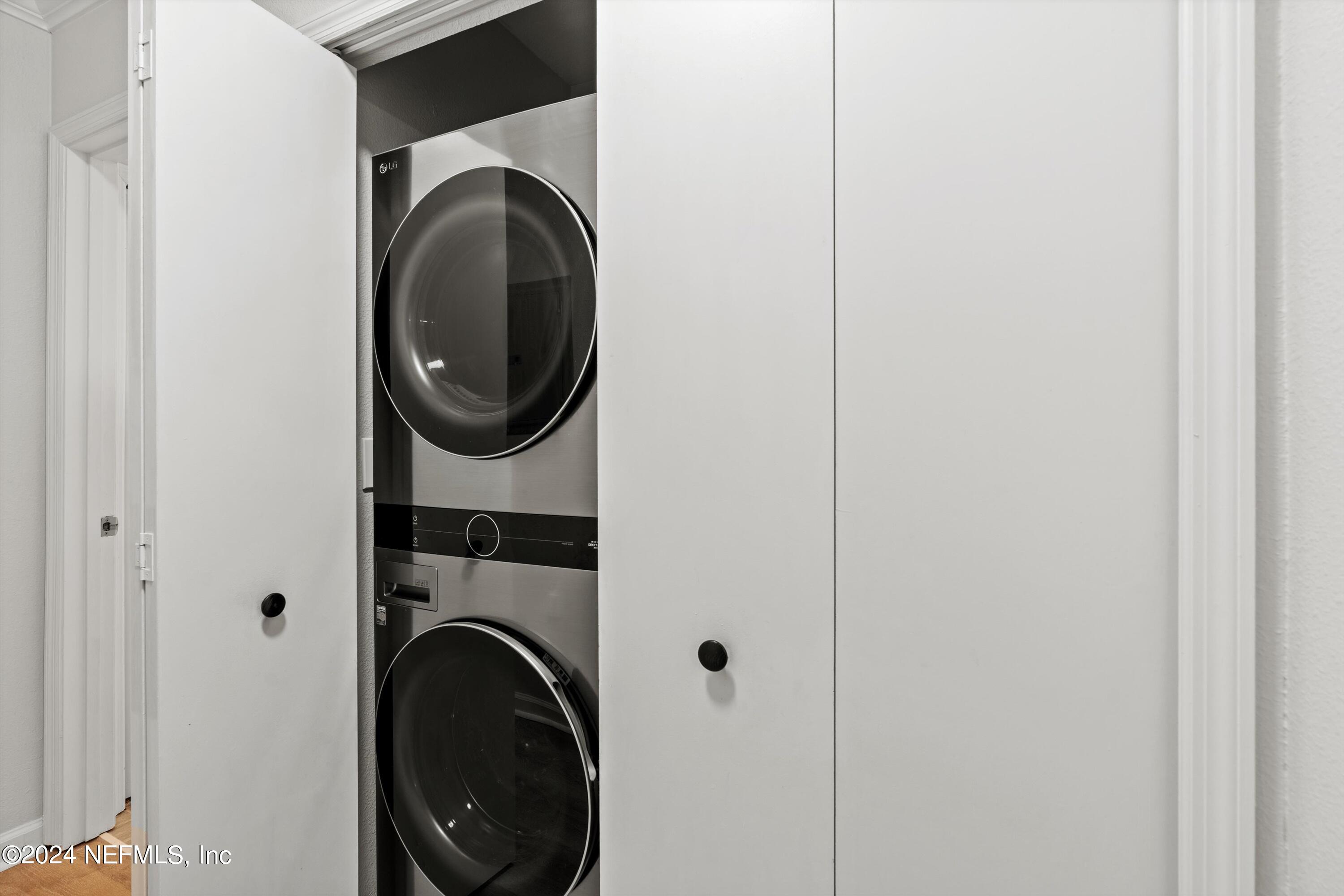 1655 THE GREENS Way, 2914