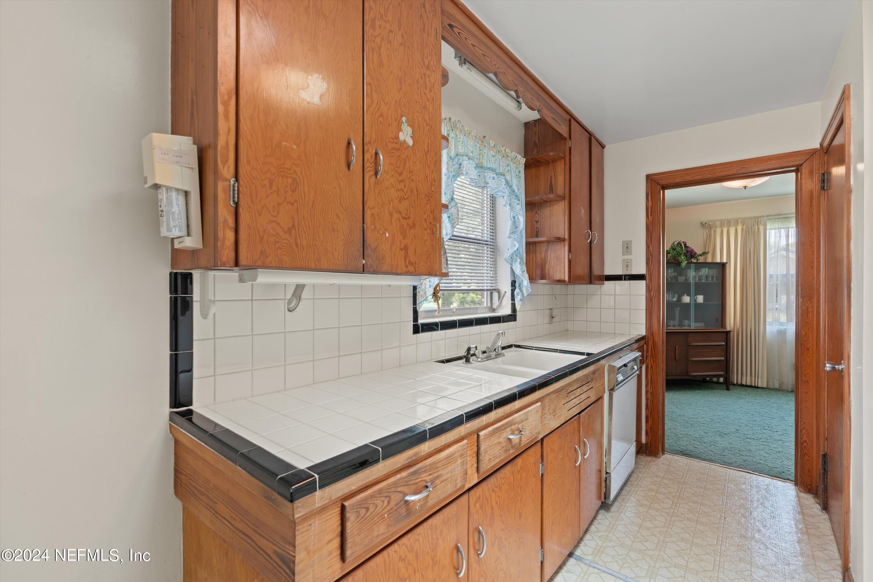 4242 APPLETON Avenue