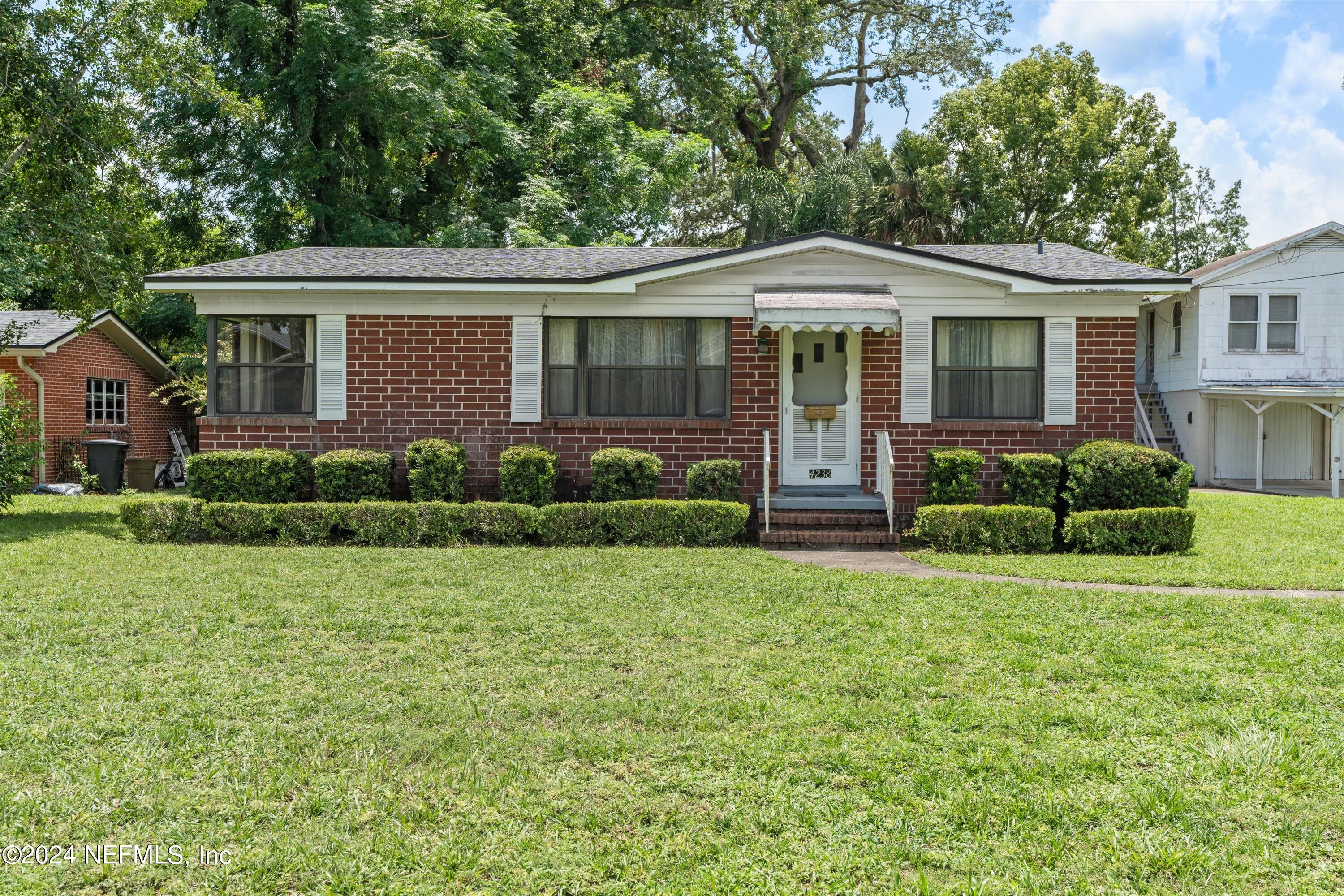 4242 APPLETON Avenue