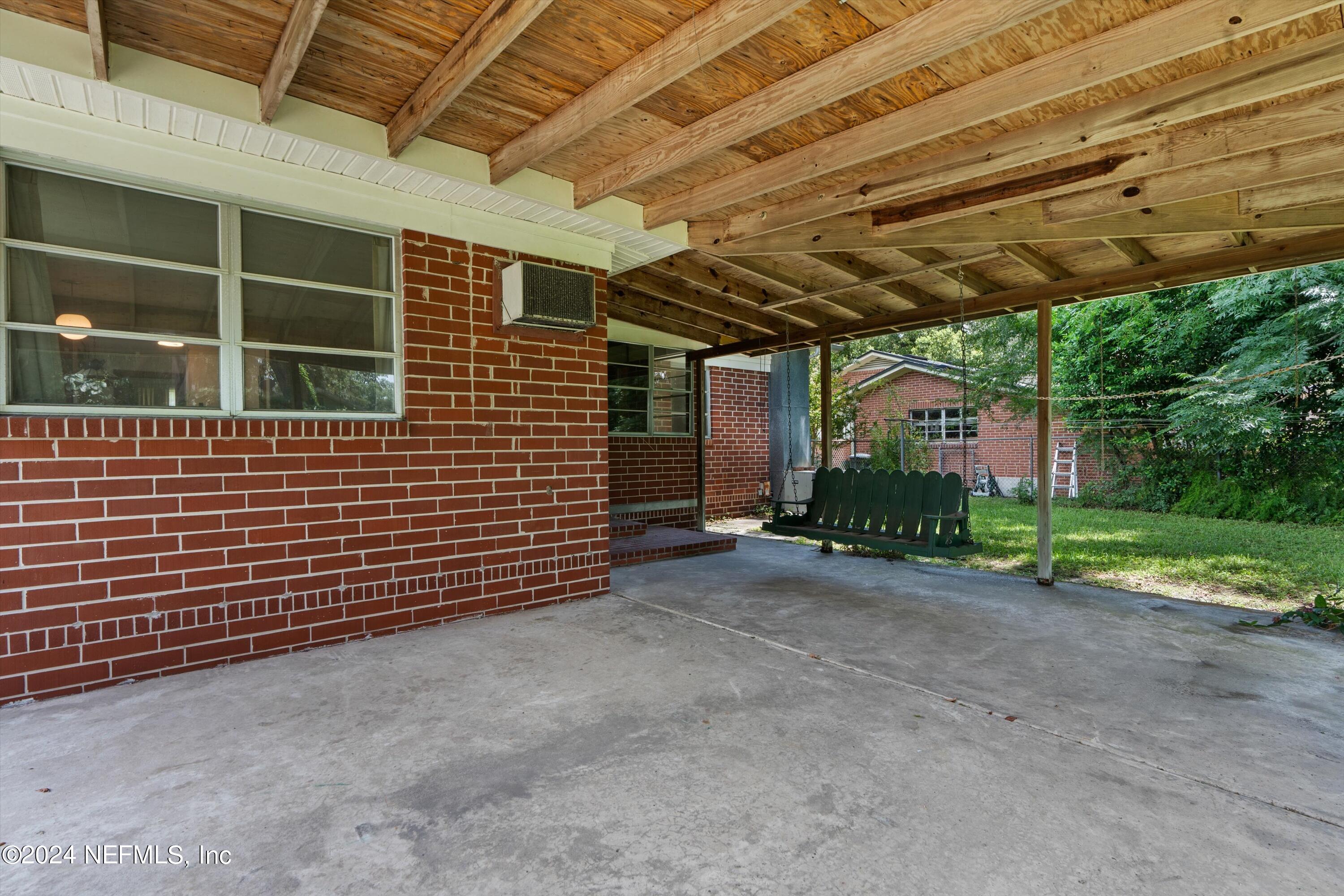4242 APPLETON Avenue