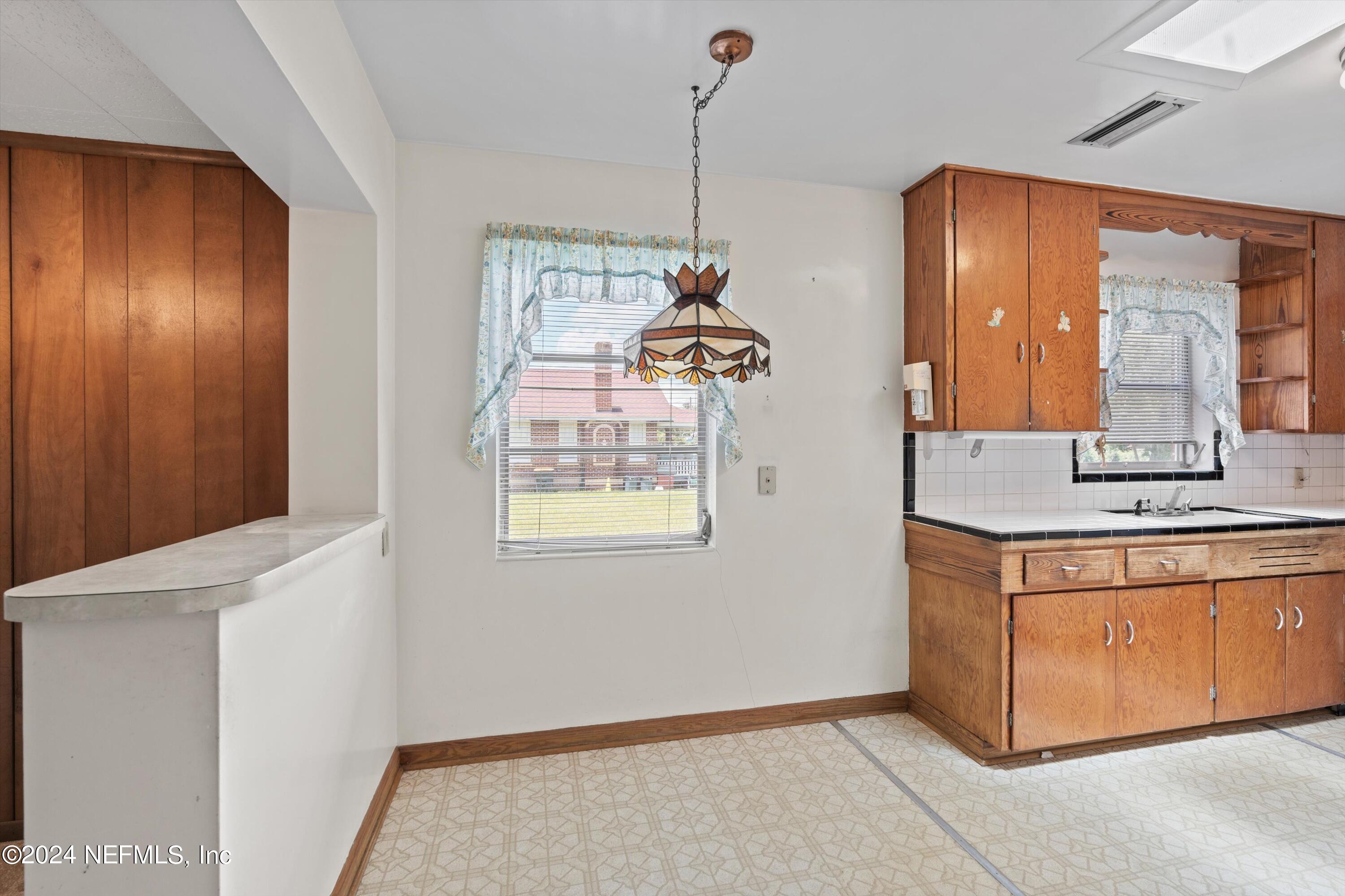 4242 APPLETON Avenue