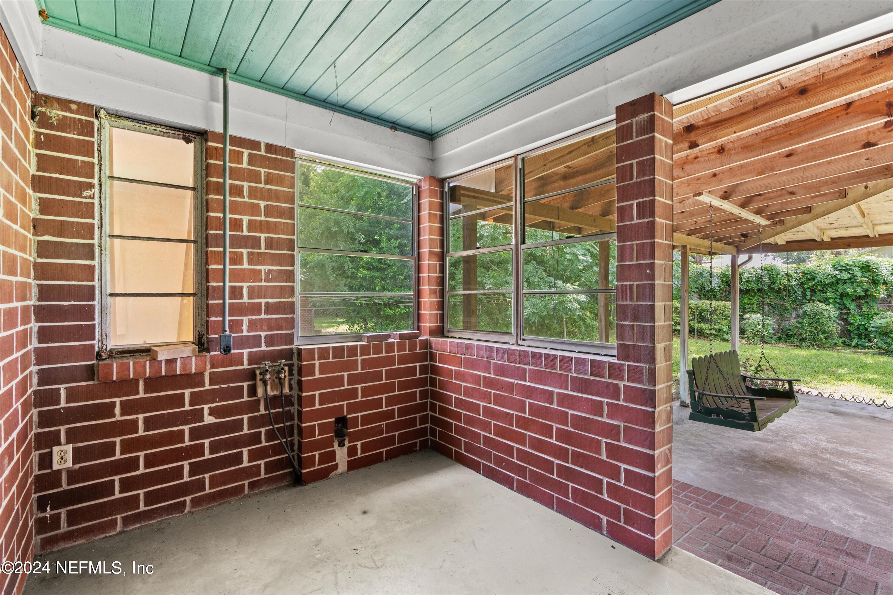 4242 APPLETON Avenue